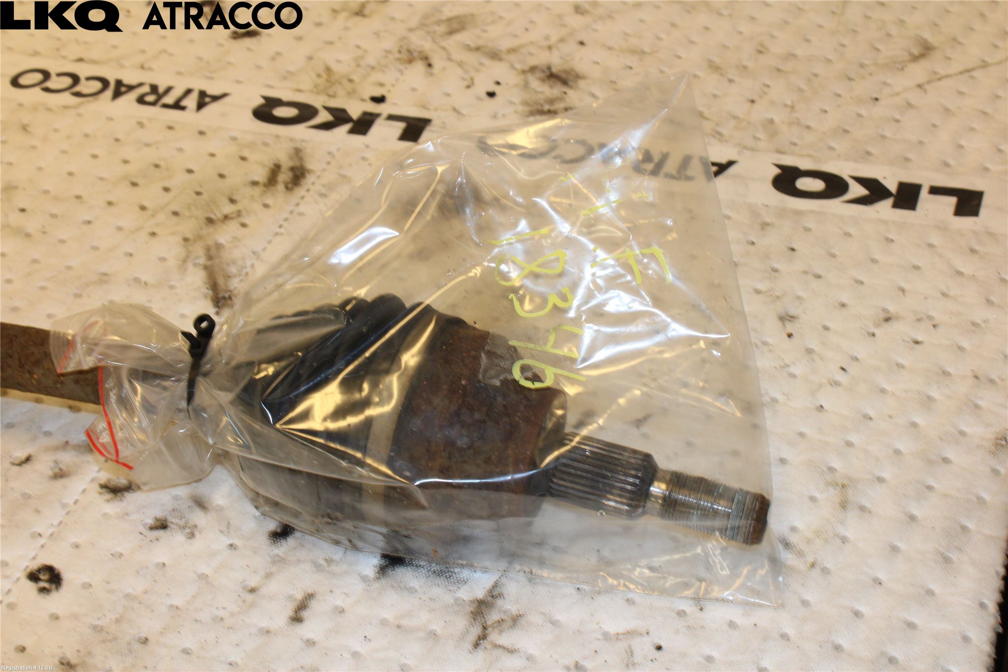 Ford TRANSIT/TOURNEO CONNECT 13-22 Drivaxel Fram Höger