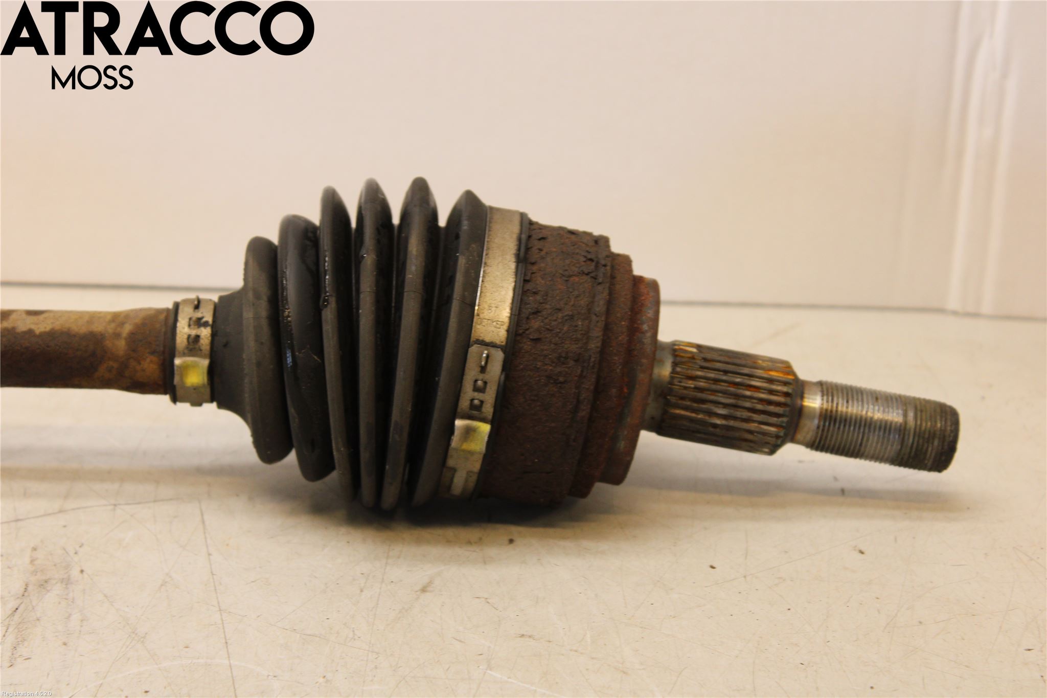 Ford FOCUS 15-18 Drivaxel Fram Vänster