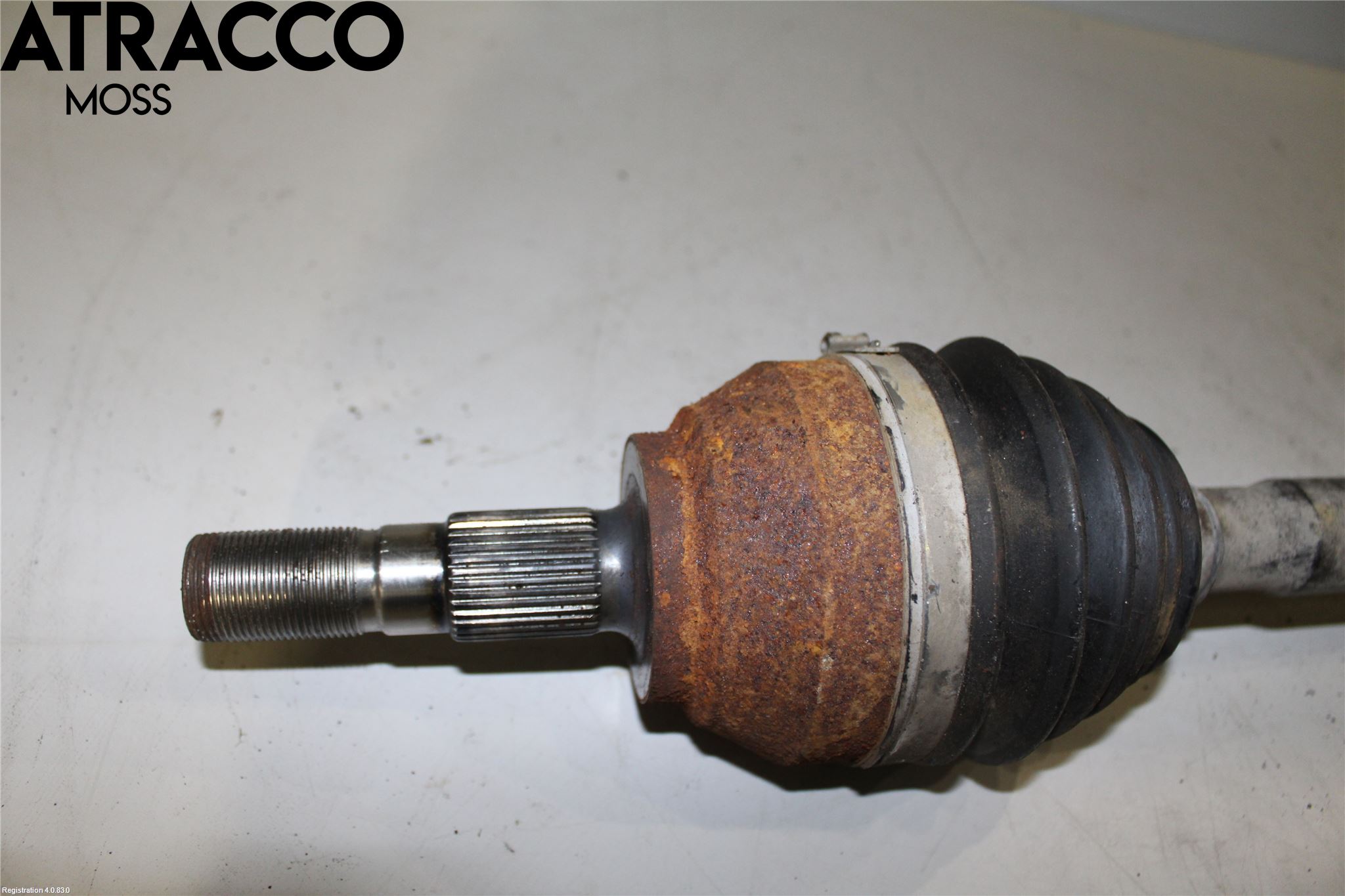 MG ZS EV 20- Drivaxel Fram Höger
