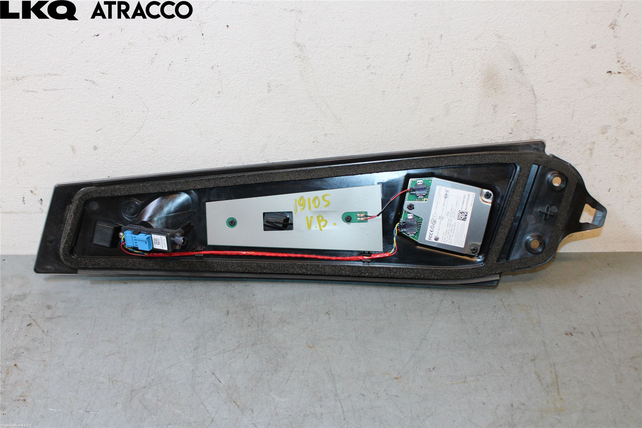 Tesla MODEL 3 17- Dörr Dekorlist Fram Vä