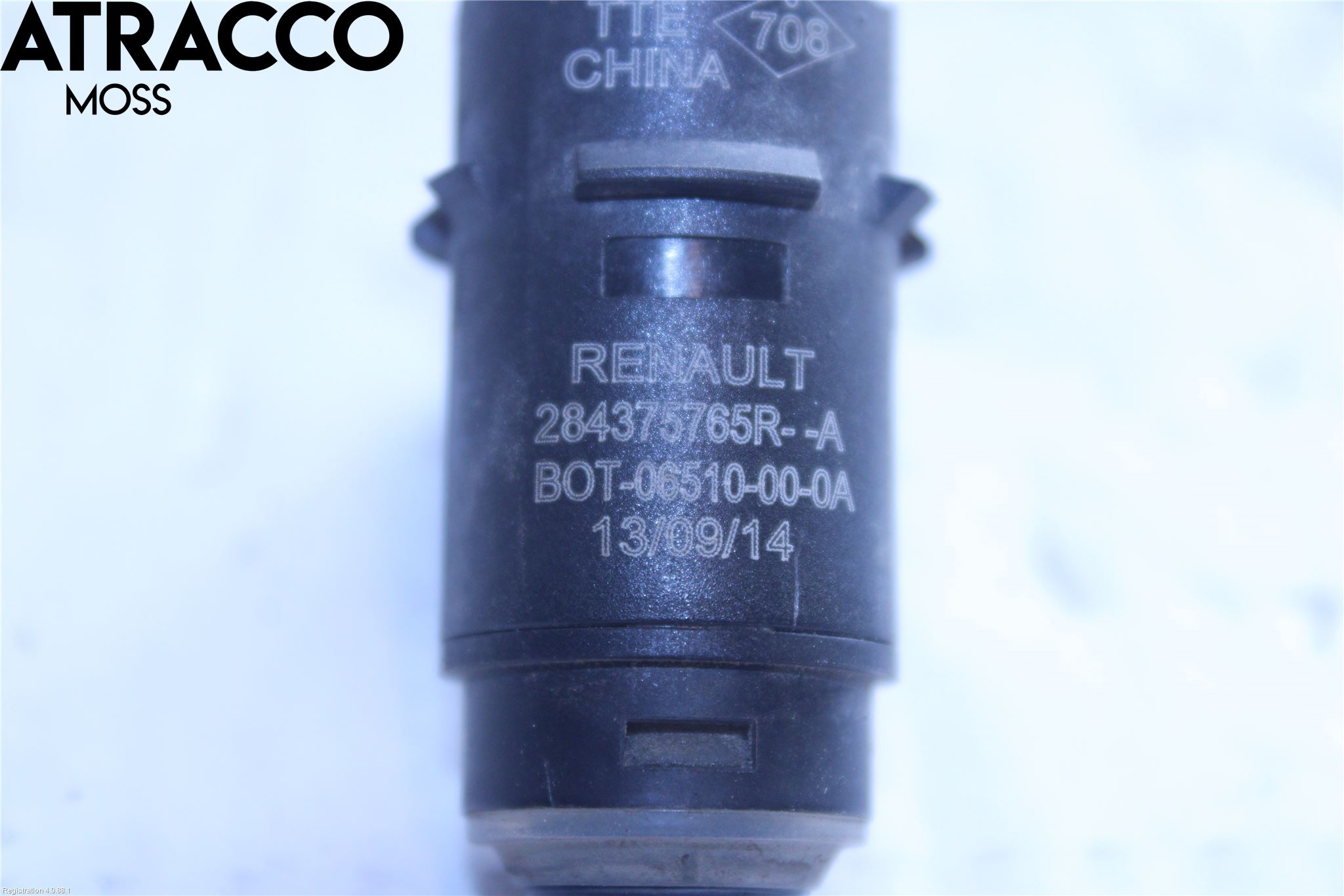 Dacia DUSTER 10-17 Parkeringshjälp Backsensor