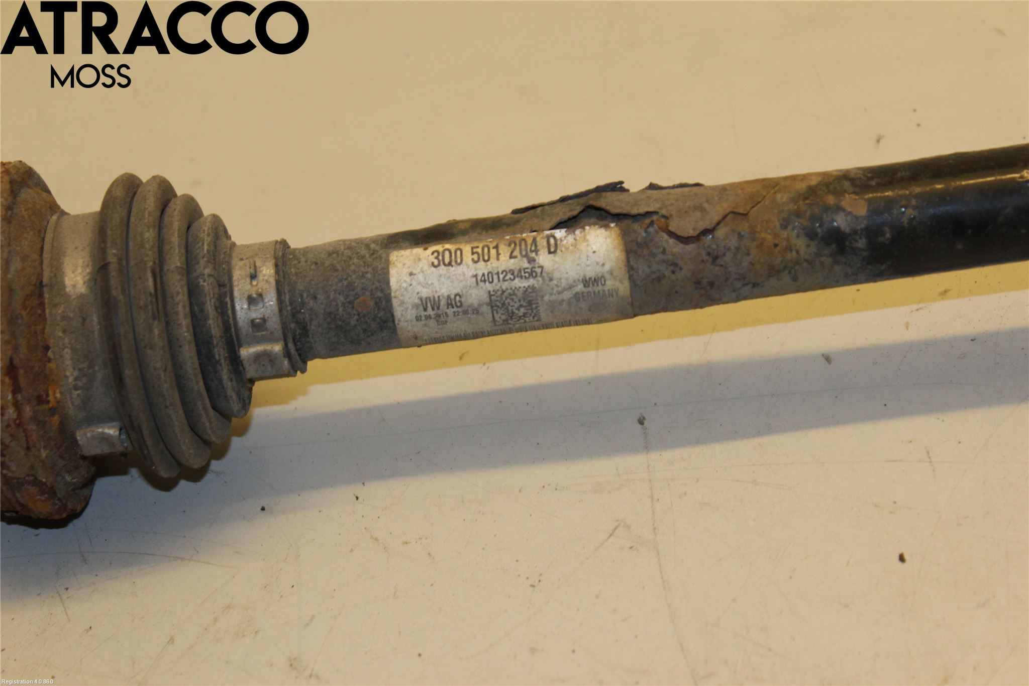 Volkswagen VW PASSAT 15-19 Drivaxel Bak Höger