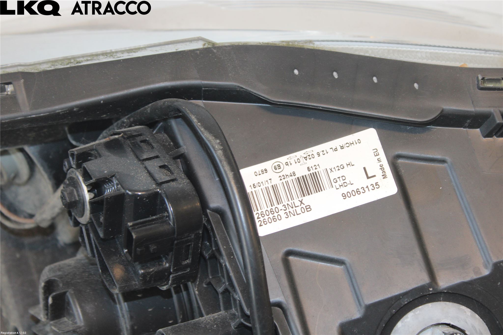 Nissan LEAF 11-17 Strålkastare Vänster