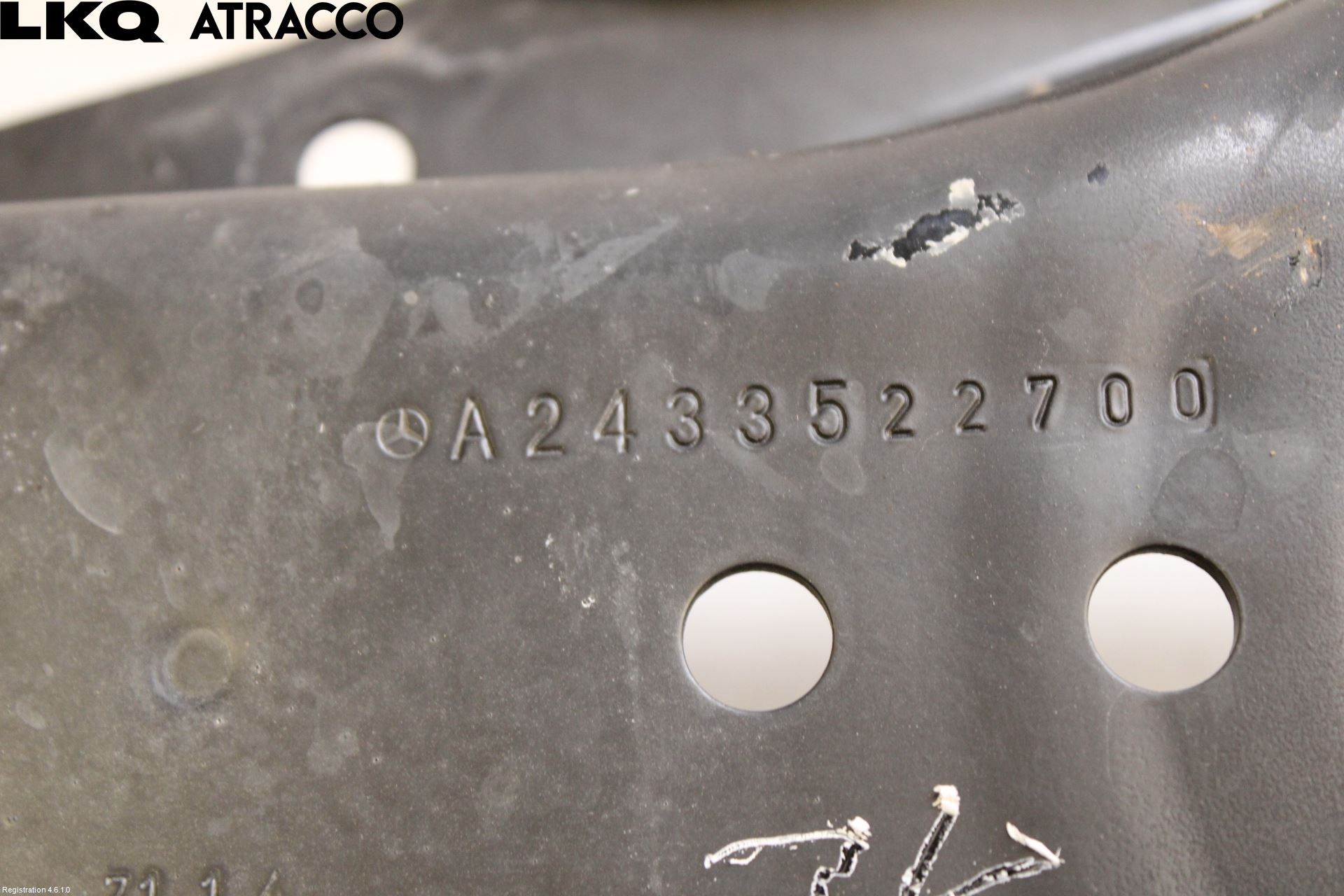 Mercedes-Benz MB EQB (X243) 22- Bärarm Bak Höger