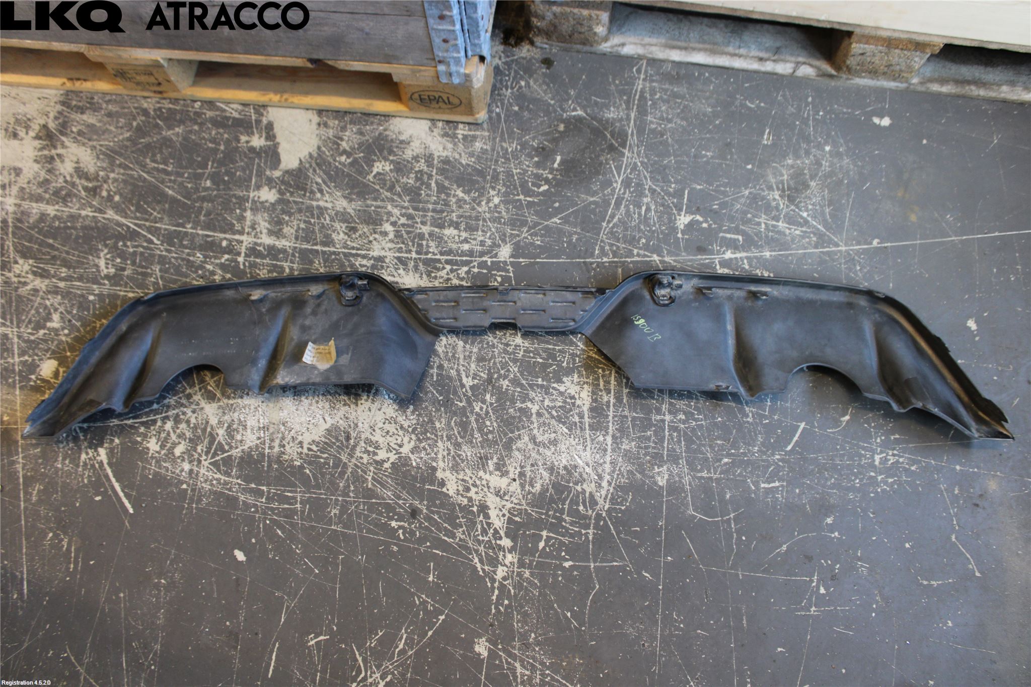 Ford FOCUS 15-18 Stötfångardel Bak Mitt