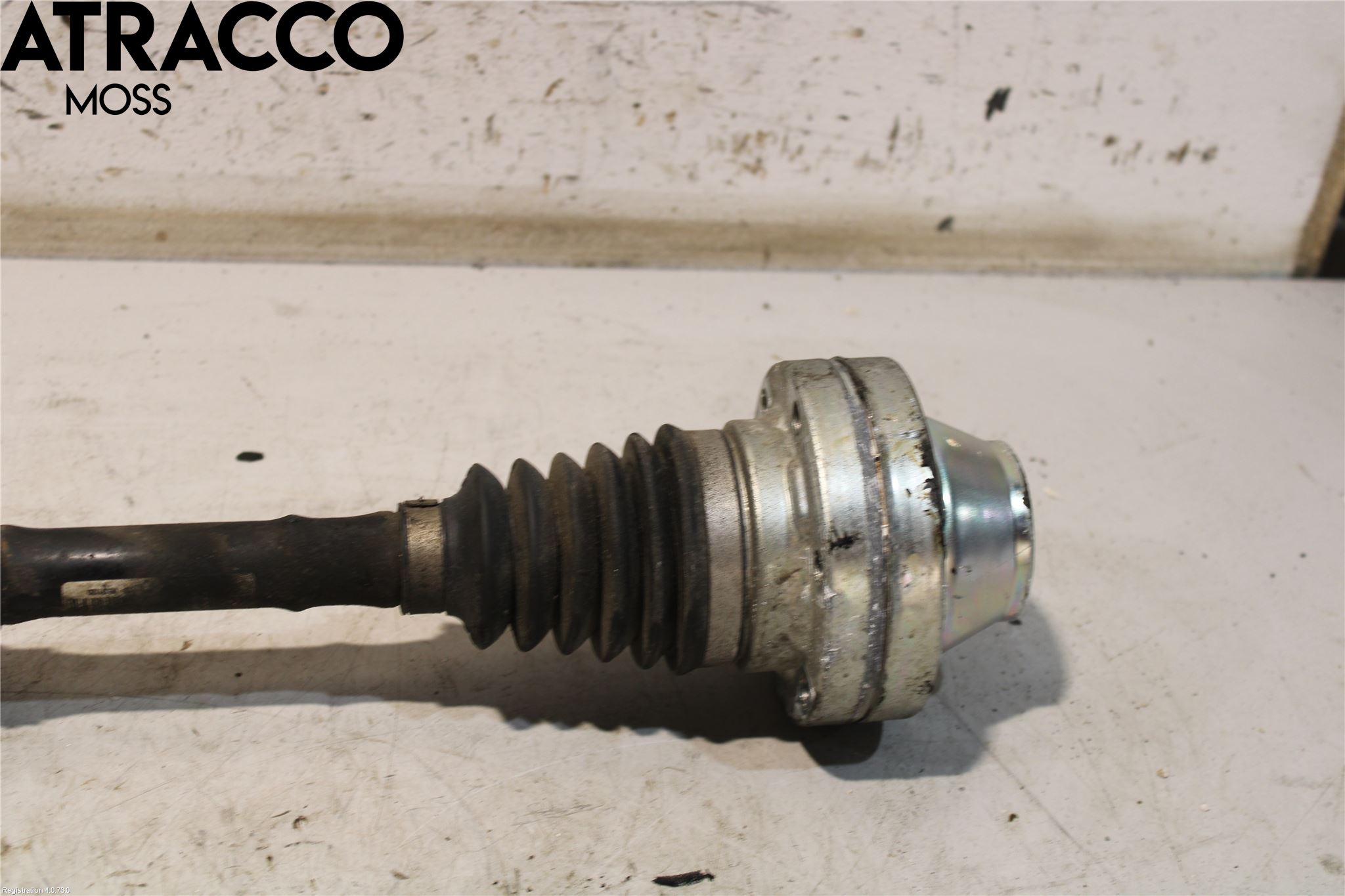 Volkswagen VW AMAROK 2H 10-22 Drivaxel Fram Höger