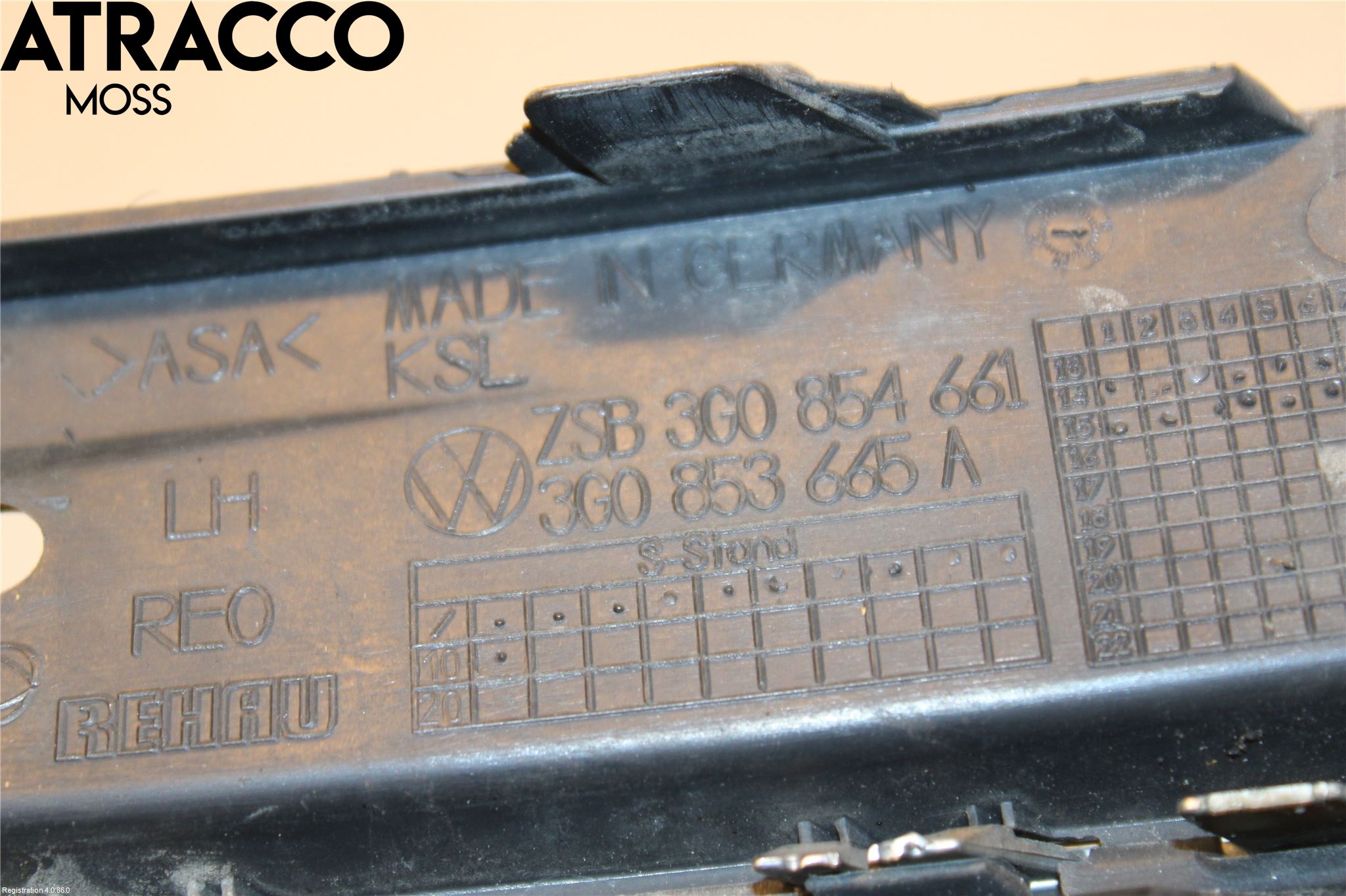 Volkswagen VW PASSAT 15-19 Grilldel Vänster