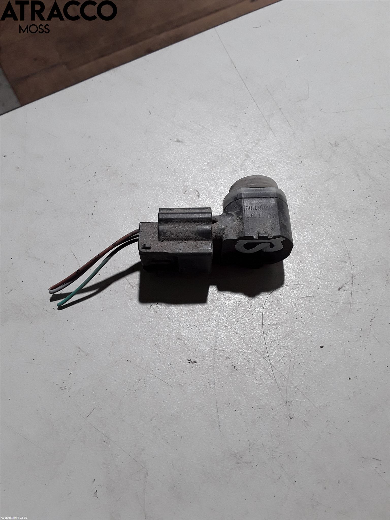 Renault TRAFIC/E-TECH 15- Parkeringshjälp Backsensor