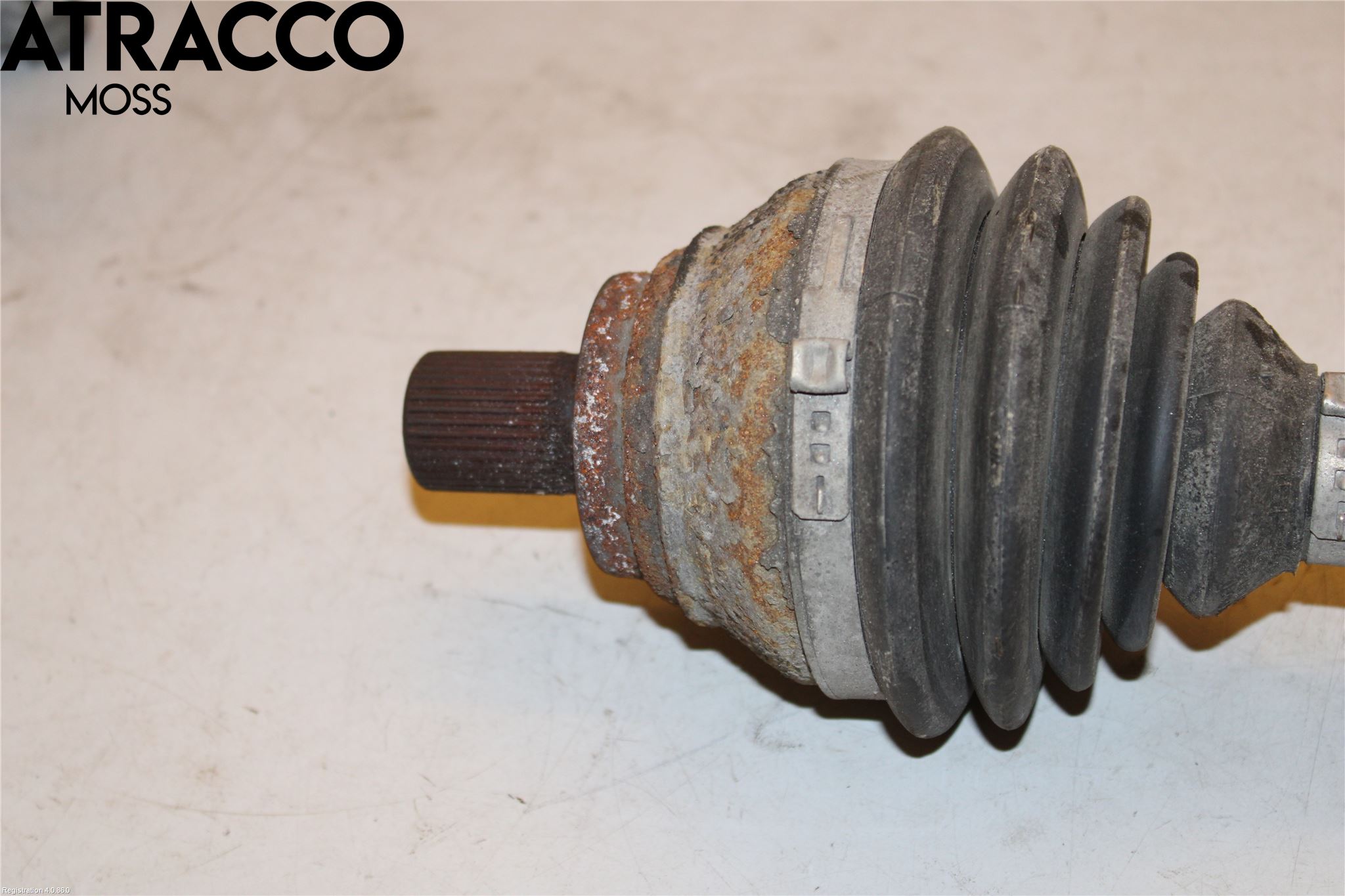 Volkswagen VW PASSAT 05-11 Drivaxel Fram Höger