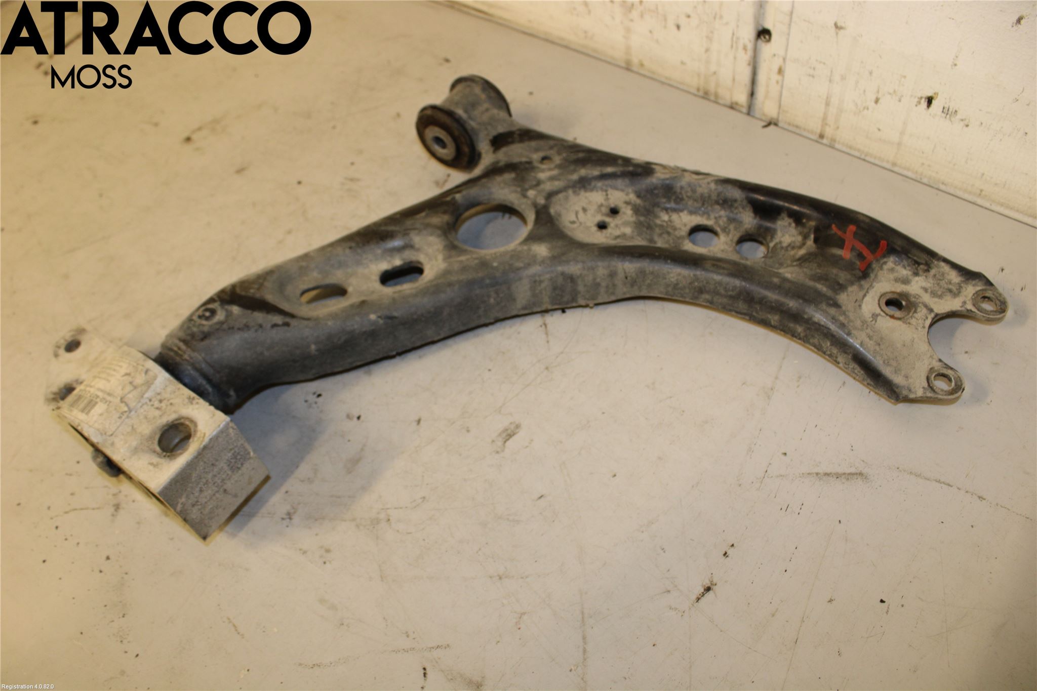Volkswagen VW GOLF VI 09-13 Bärarm Fram Undre Hö
