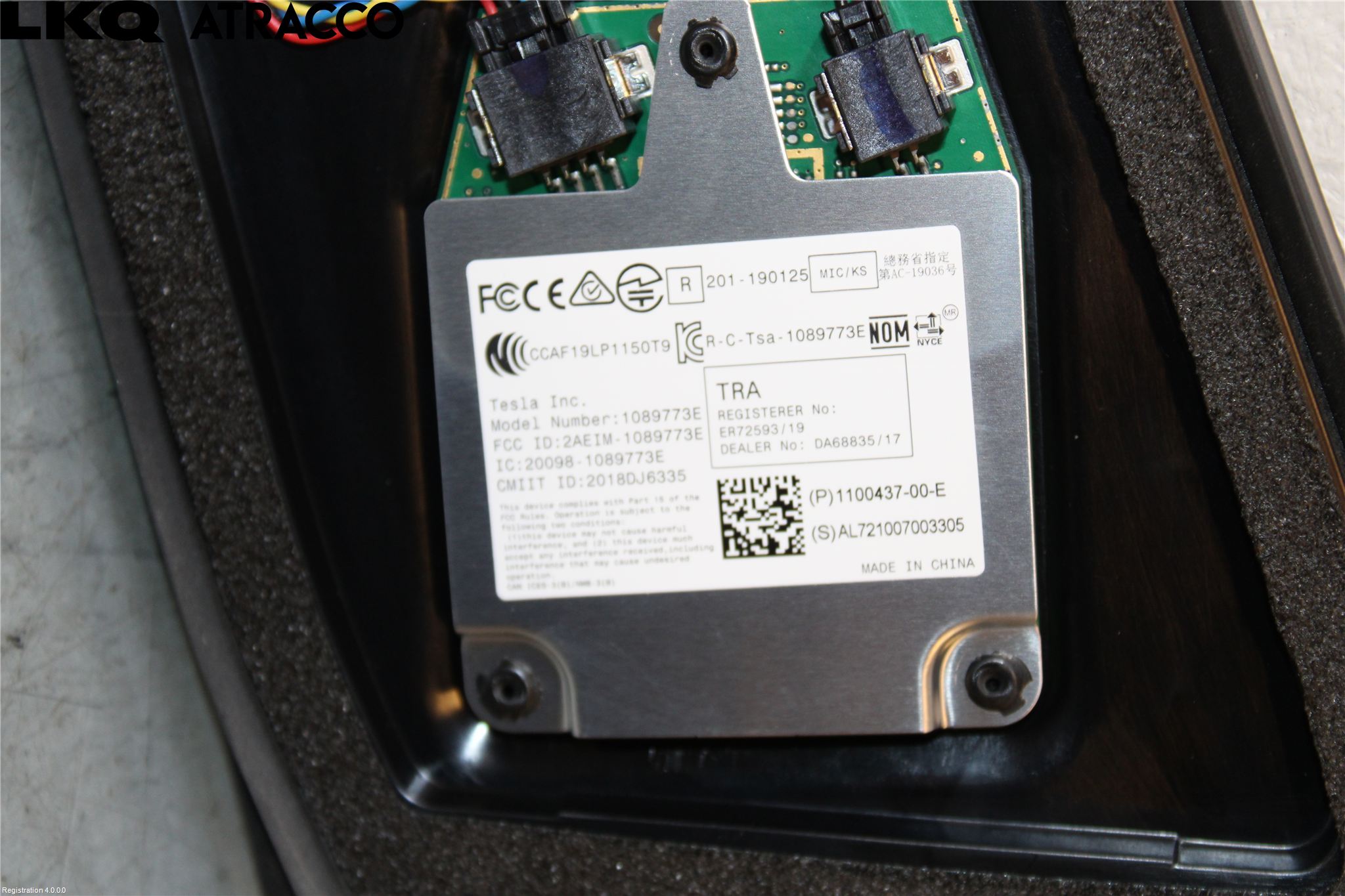 Tesla MODEL 3 17- Dörr Dekorlist Fram Vä