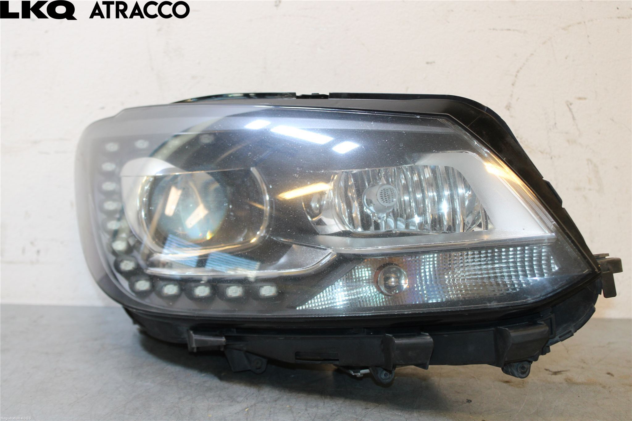 Volkswagen VW TOURAN 10-15 Strålkastare Höger