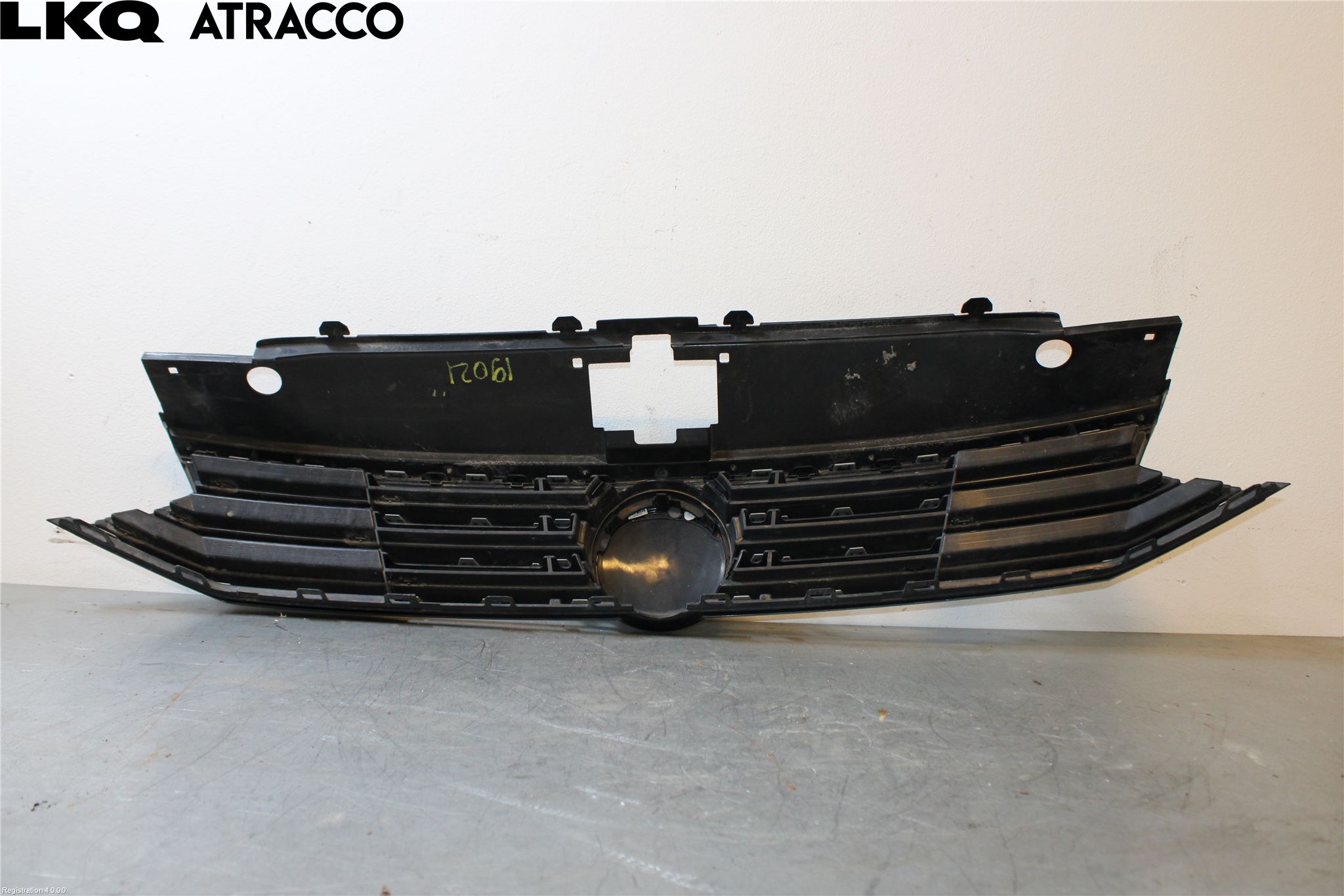 Volkswagen VW PASSAT 15-19 Grill Komp