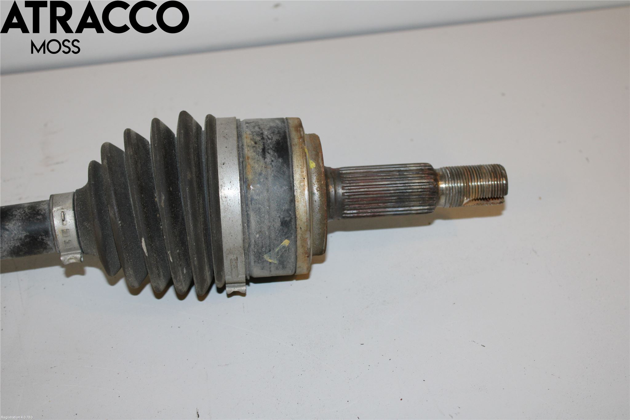Toyota C-HR 16-23 Drivaxel Fram Höger