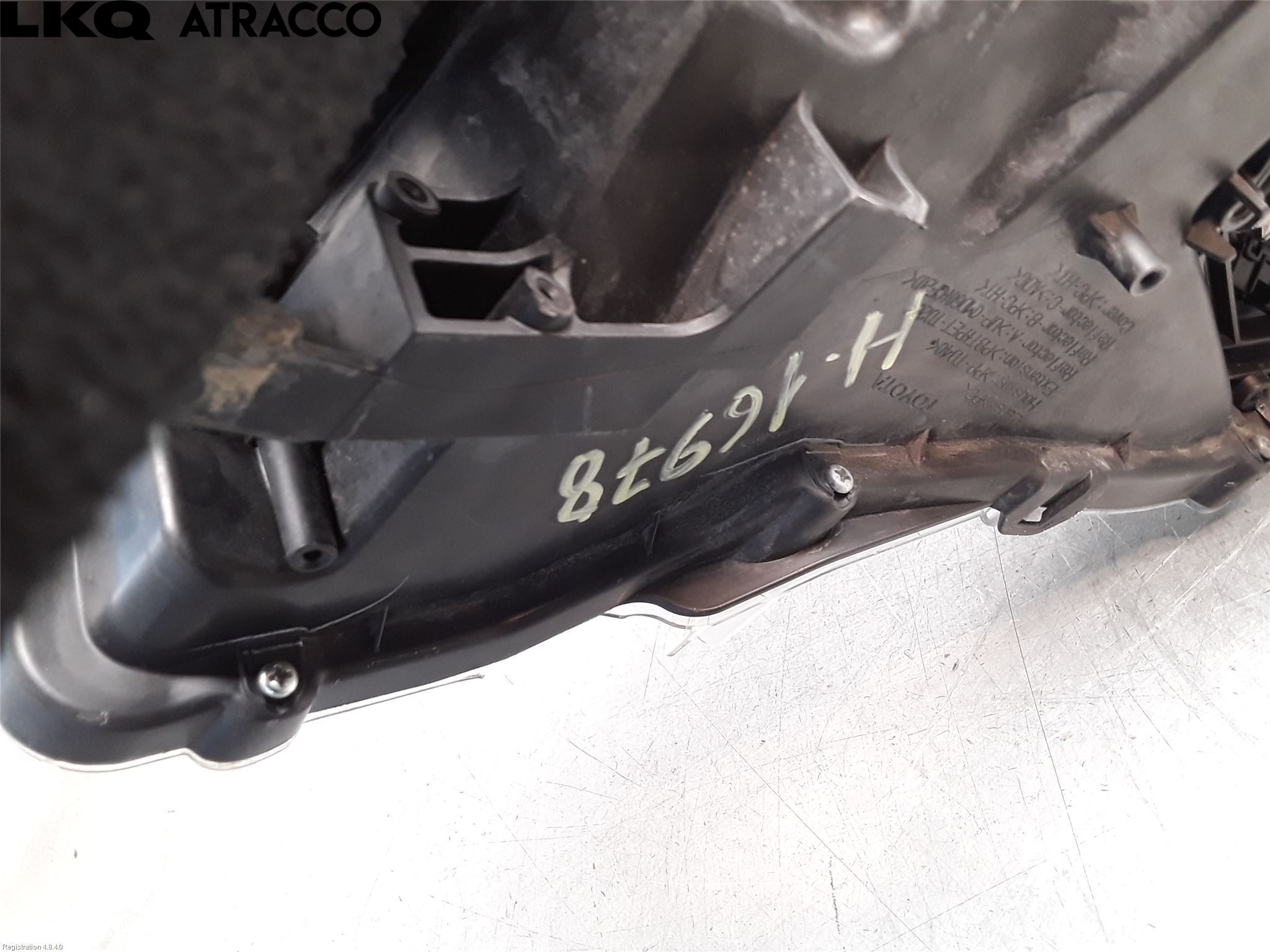 Toyota AVENSIS 09-15 Strålkastare Höger