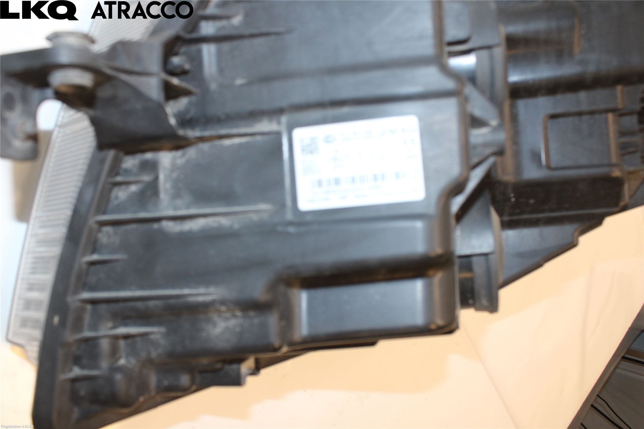 Volkswagen VW CRAFTER II / E-CRAFTER 17- Strålkastare Höger
