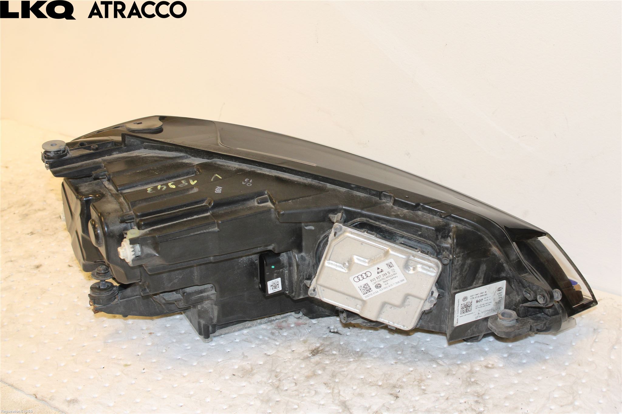 Volkswagen VW GOLF / E-GOLF VII 13-20 Strålkastare Vänster