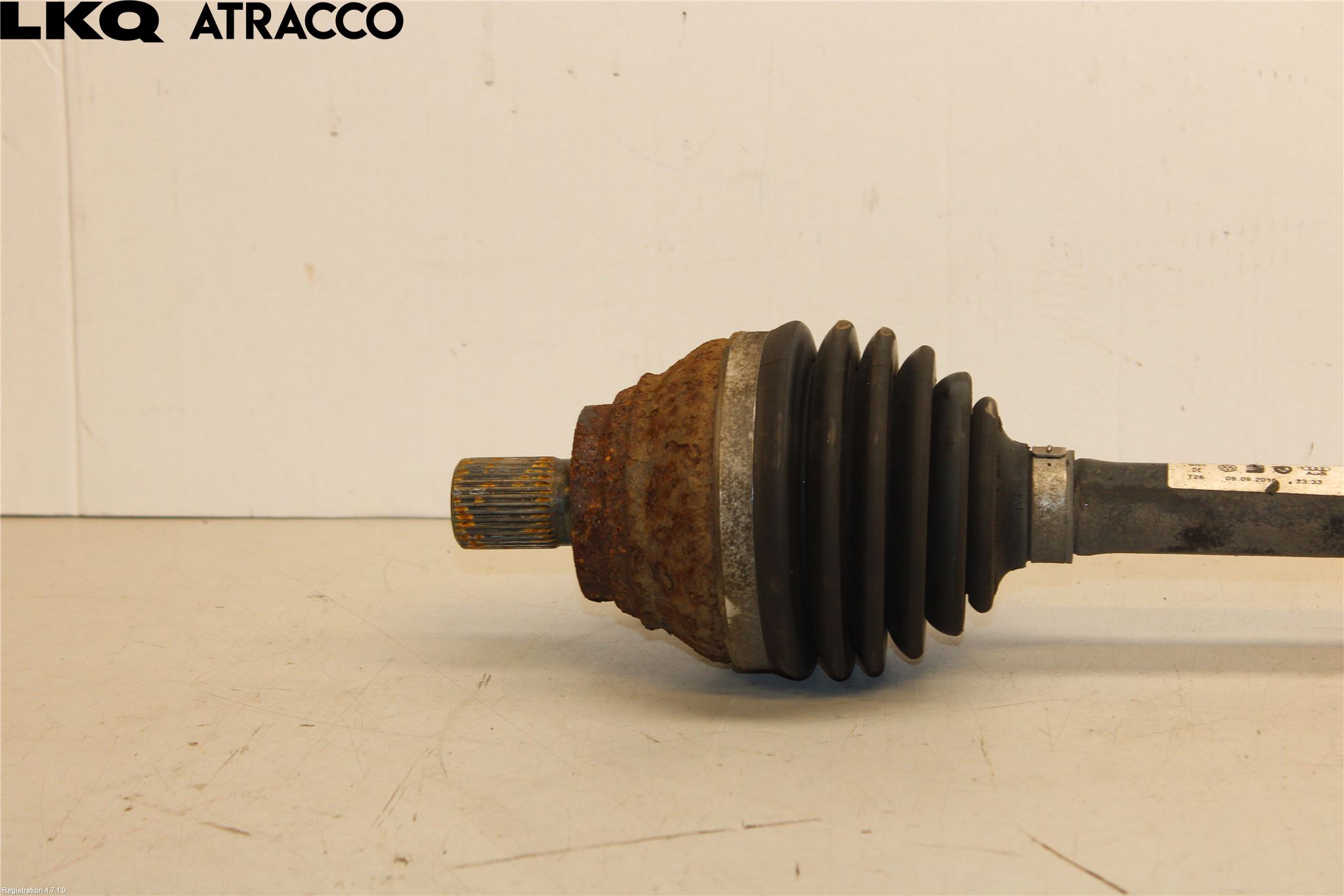Volkswagen VW PASSAT 15-19 Drivaxel Fram Vänster