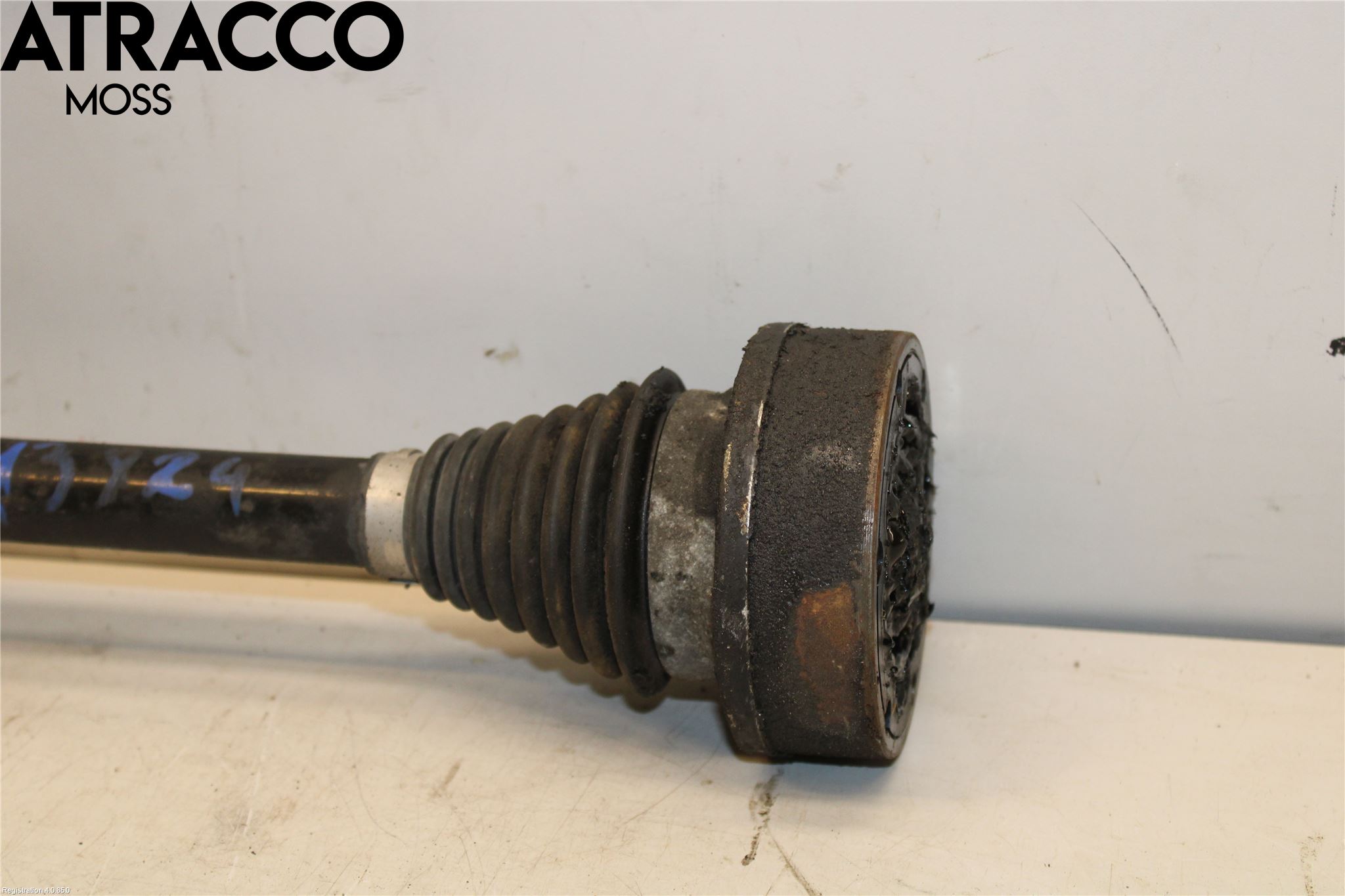 Volkswagen VW PASSAT 05-11 Drivaxel Fram Vänster