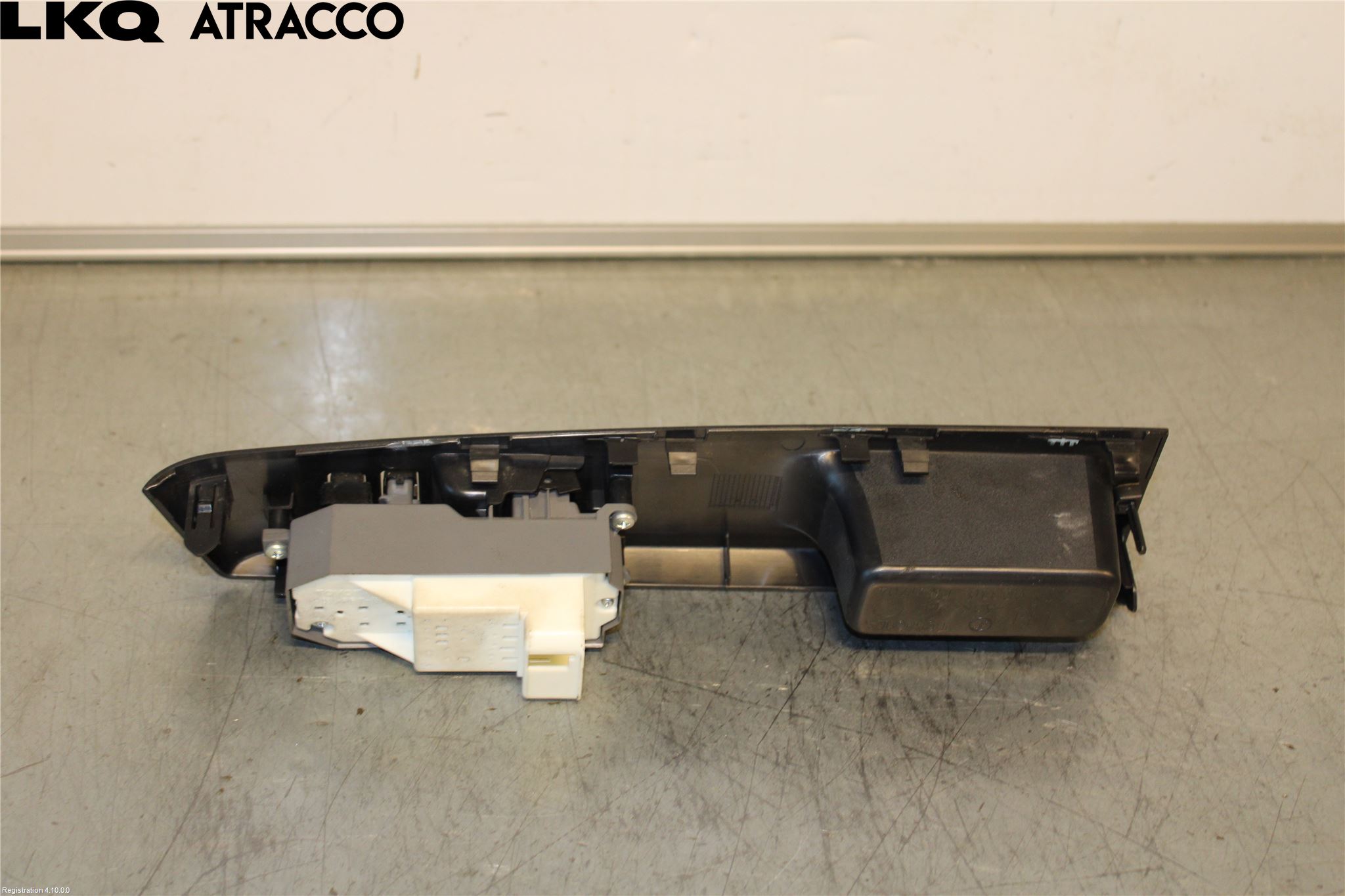 Toyota YARIS XP130 12-14 Strömställare Elhiss