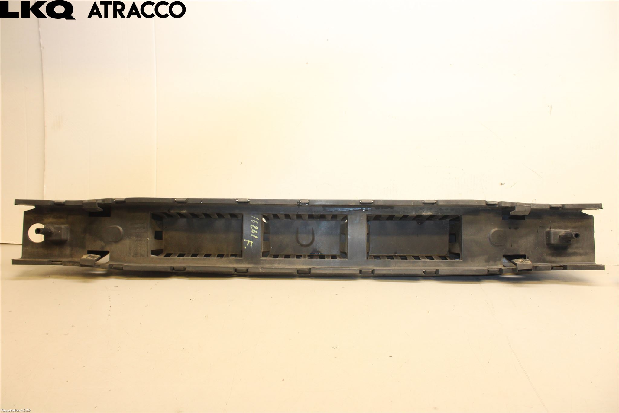 Volvo V70 08-13 Stötfångardel Fram Mitt