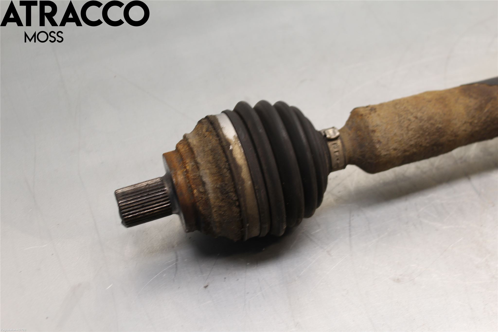 Volkswagen VW PASSAT 05-11 Drivaxel Fram Höger