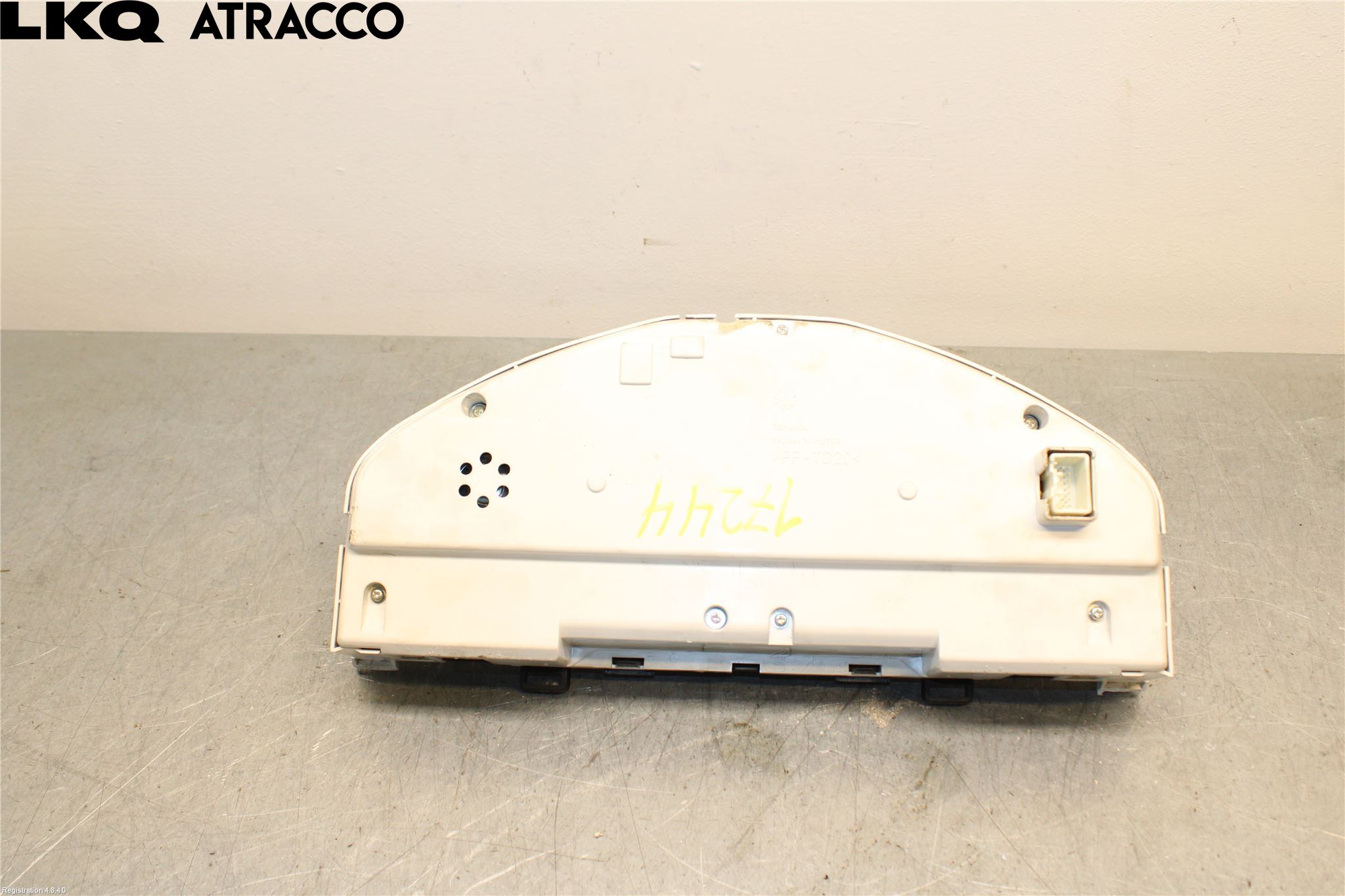 Volvo XC70 08-13 Instrument Hast