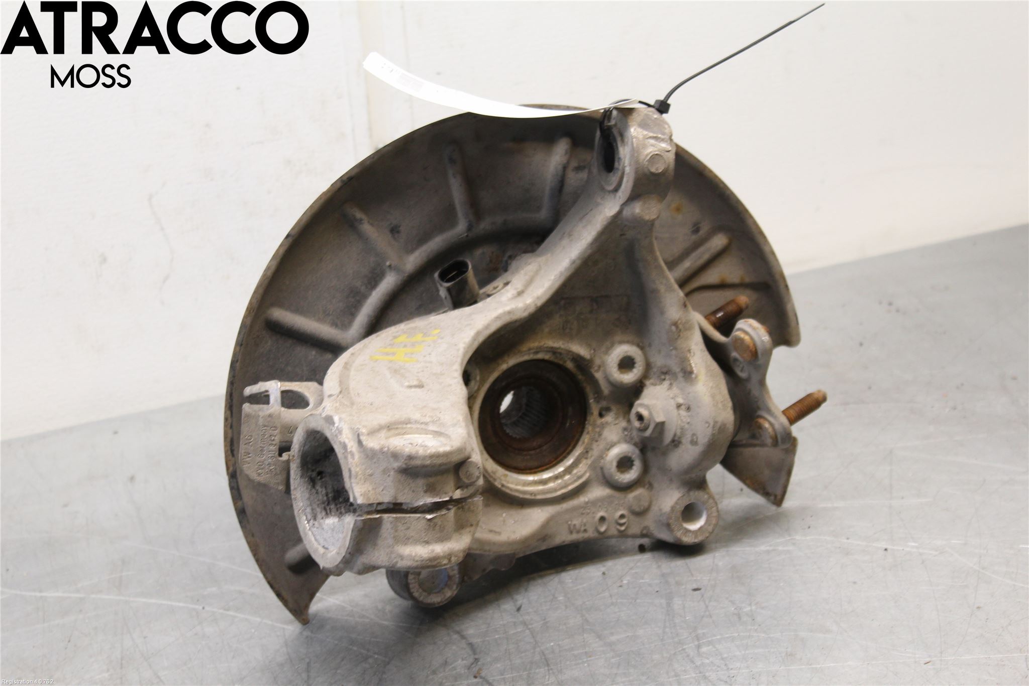 Volkswagen VW PASSAT 11-14 Styrspindel Lagerhus Hö