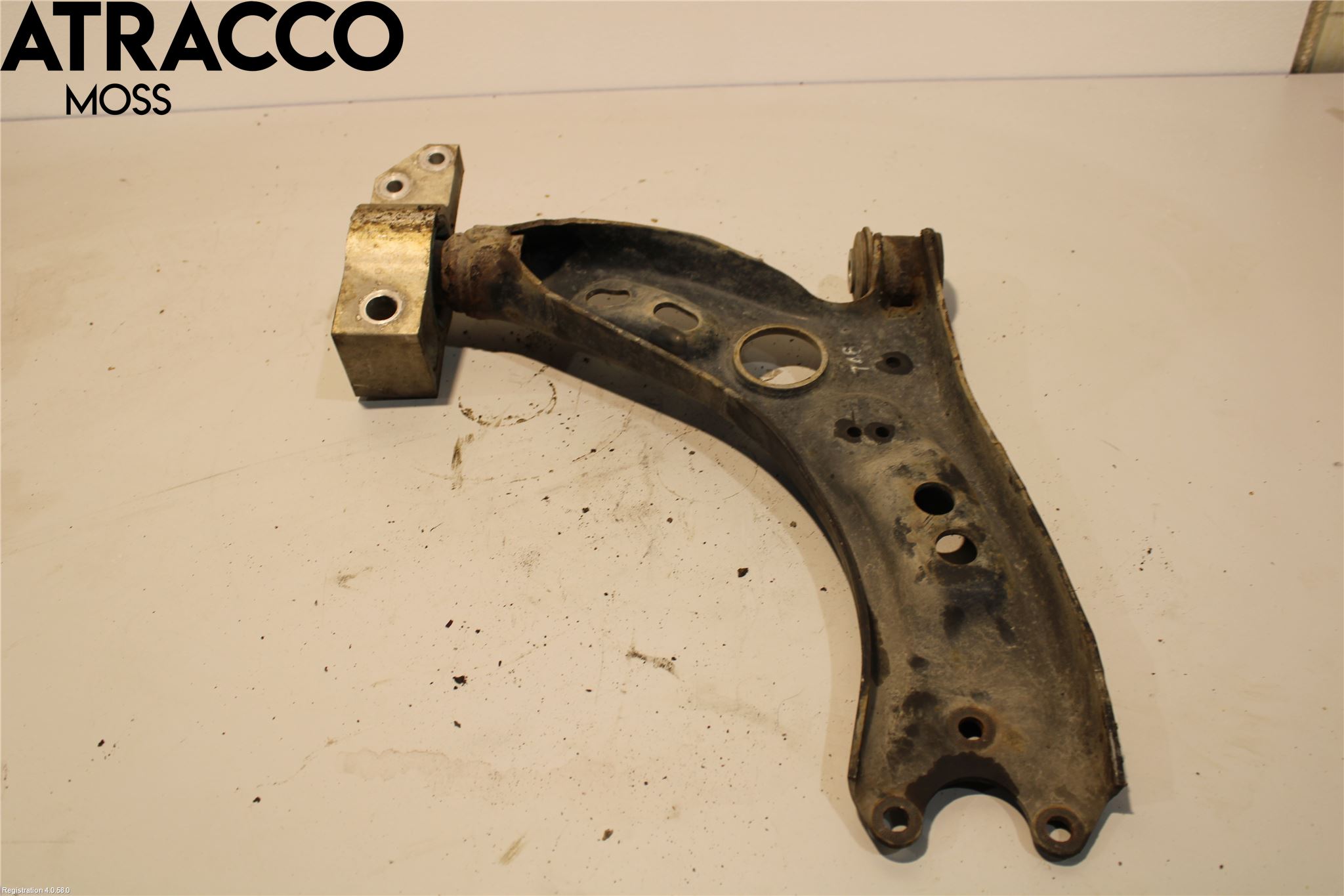 Volkswagen VW PASSAT 11-14 Bärarm Fram Undre Vä