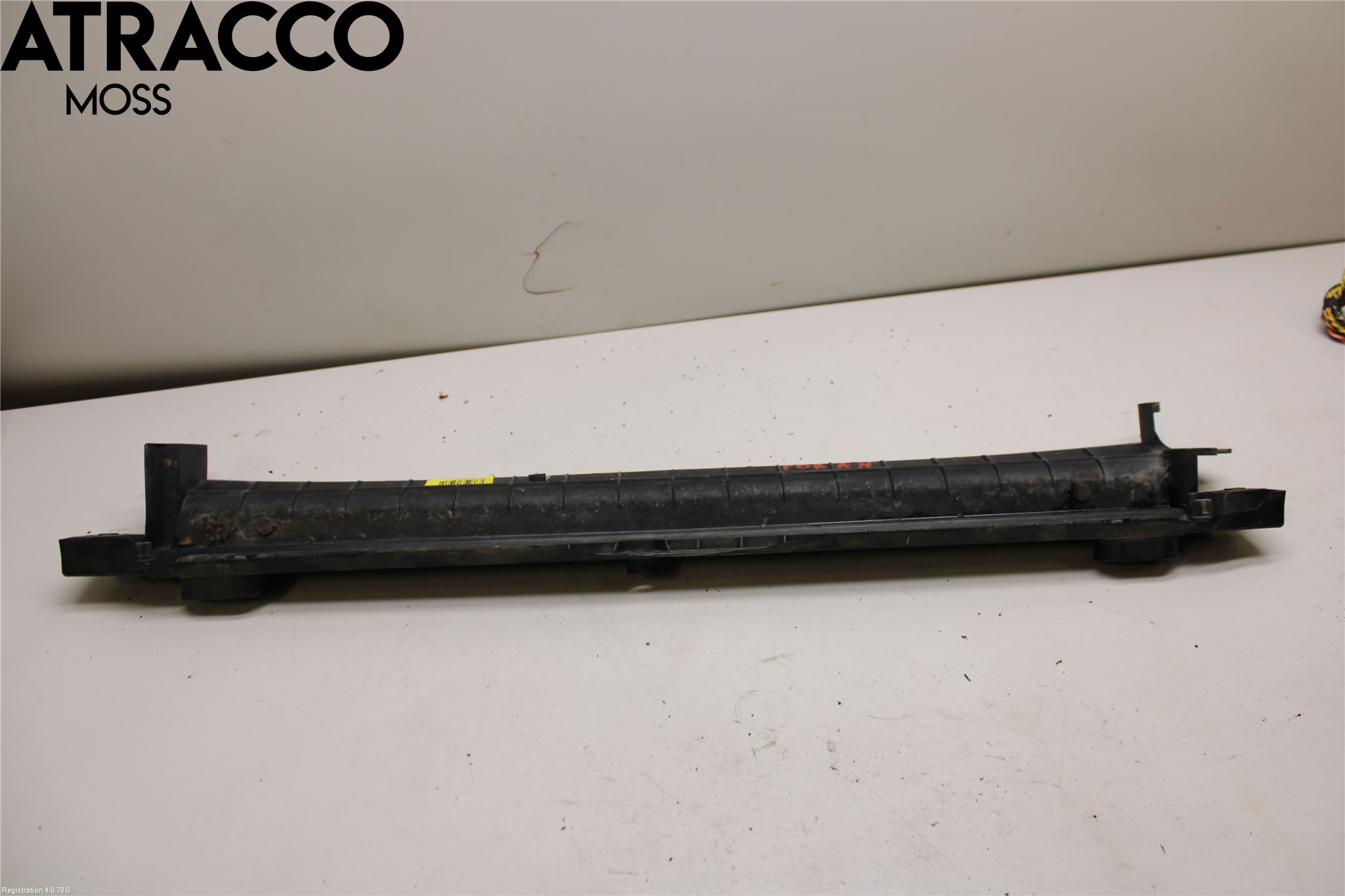 BMW 5 E60/61 Sed/Tou 02-10 Kylarfäste-Ram-Balk