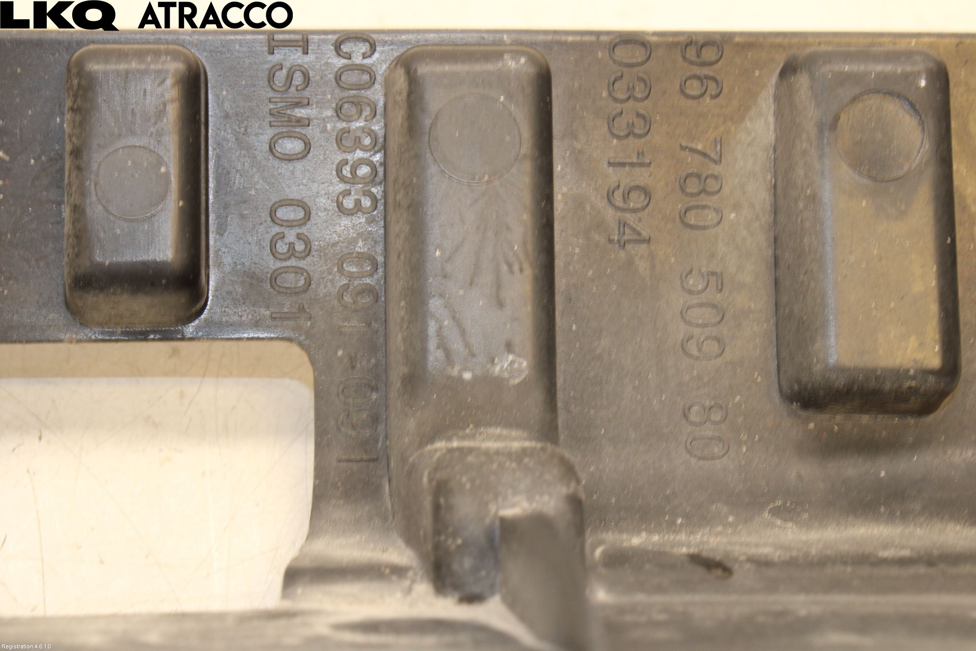 Peugeot 2008 13-20 Stötfångardel Bak Mitt