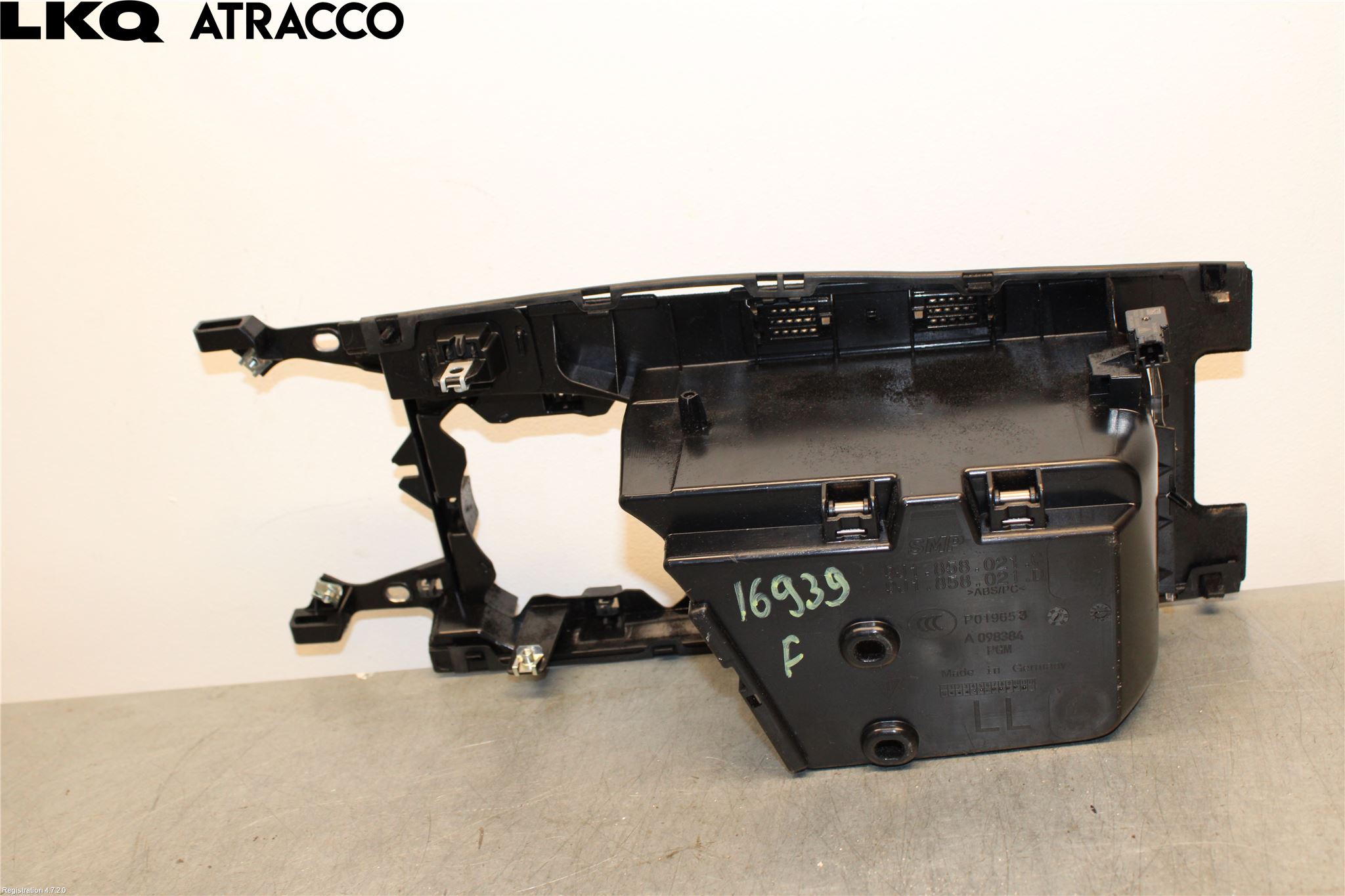 Porsche TAYCAN 20- Inr Tunnelfack
