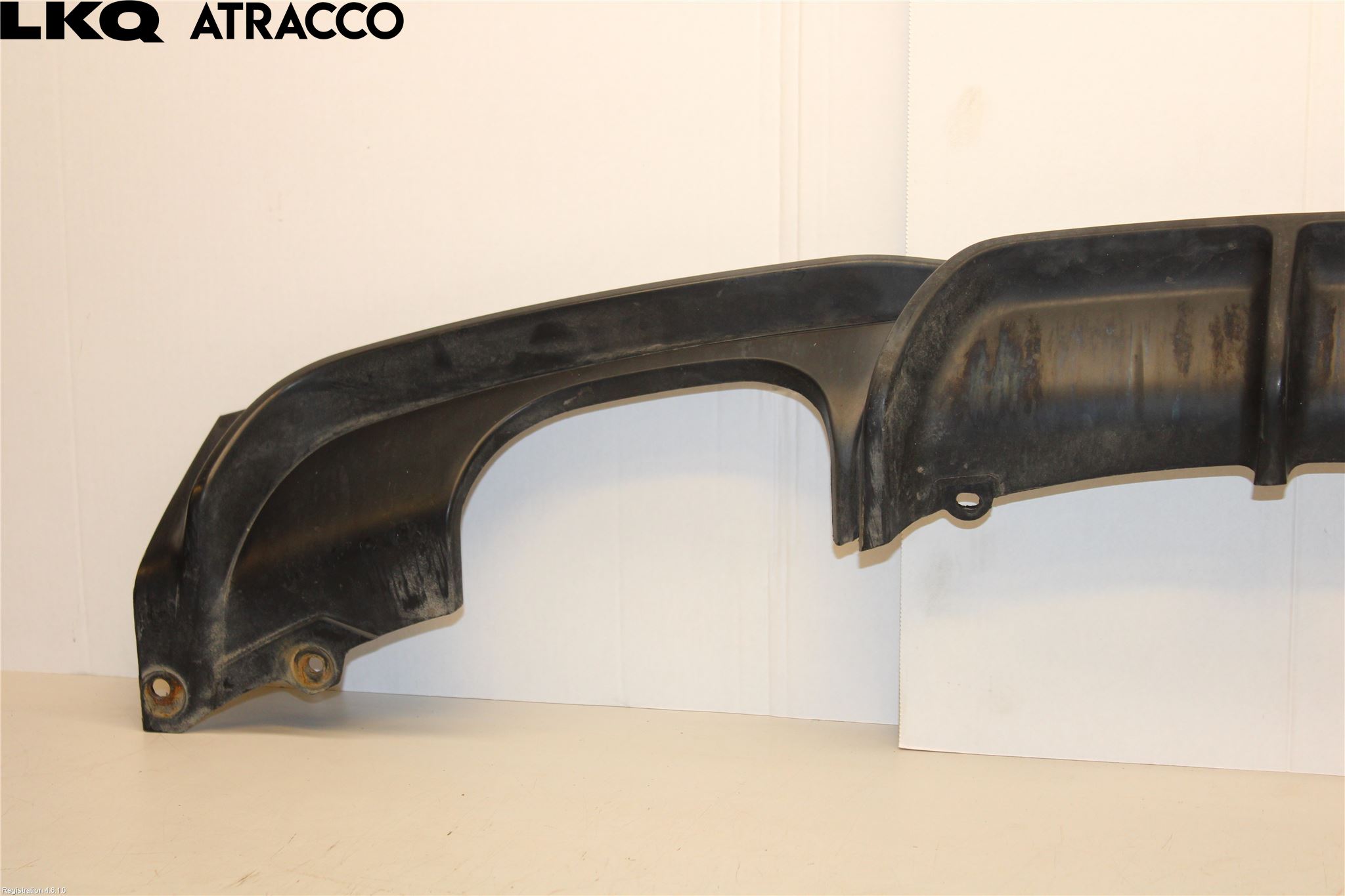 BMW 3 F30/F31/F80 12-19 Stötfångardel Bak Mitt