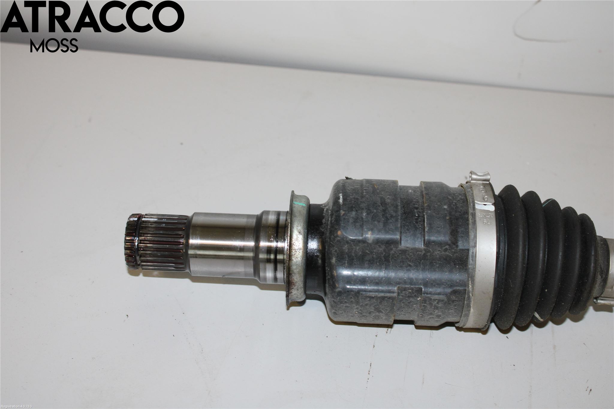 Toyota C-HR 16-23 Drivaxel Fram Höger