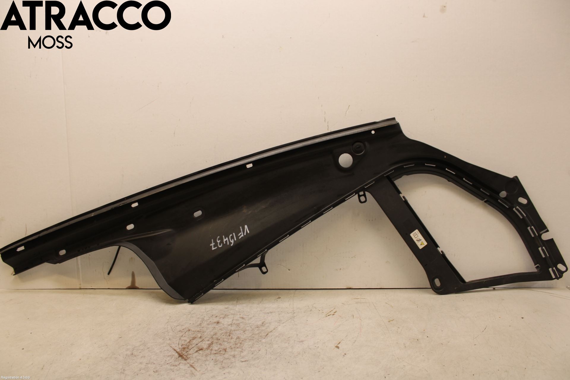 BMW 5 F10/F11/F18 09-17 Täckplast Front