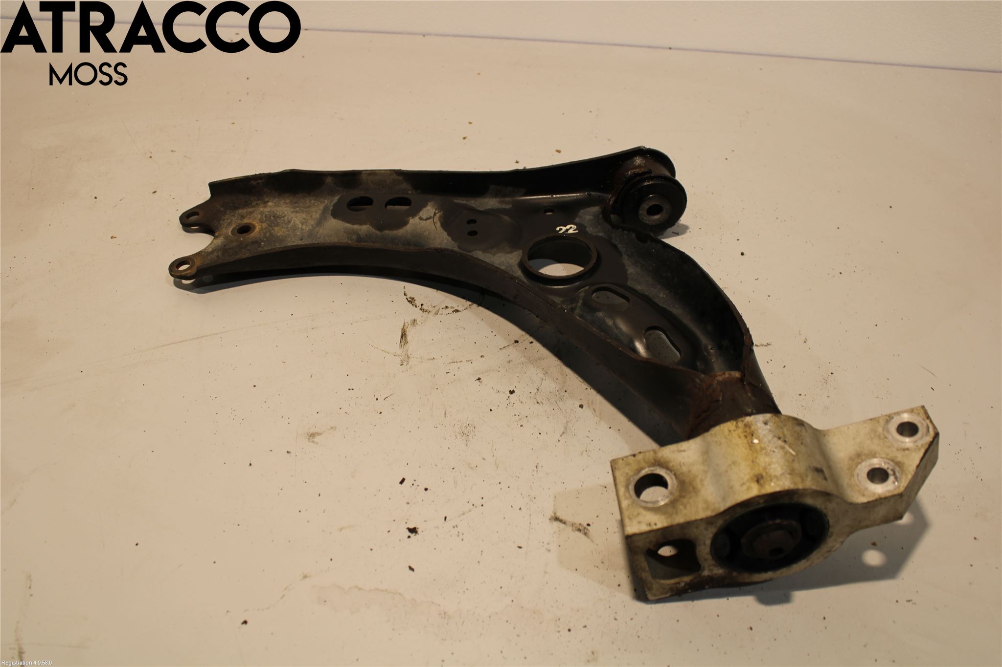 Volkswagen VW PASSAT 11-14 Bärarm Fram Undre Hö