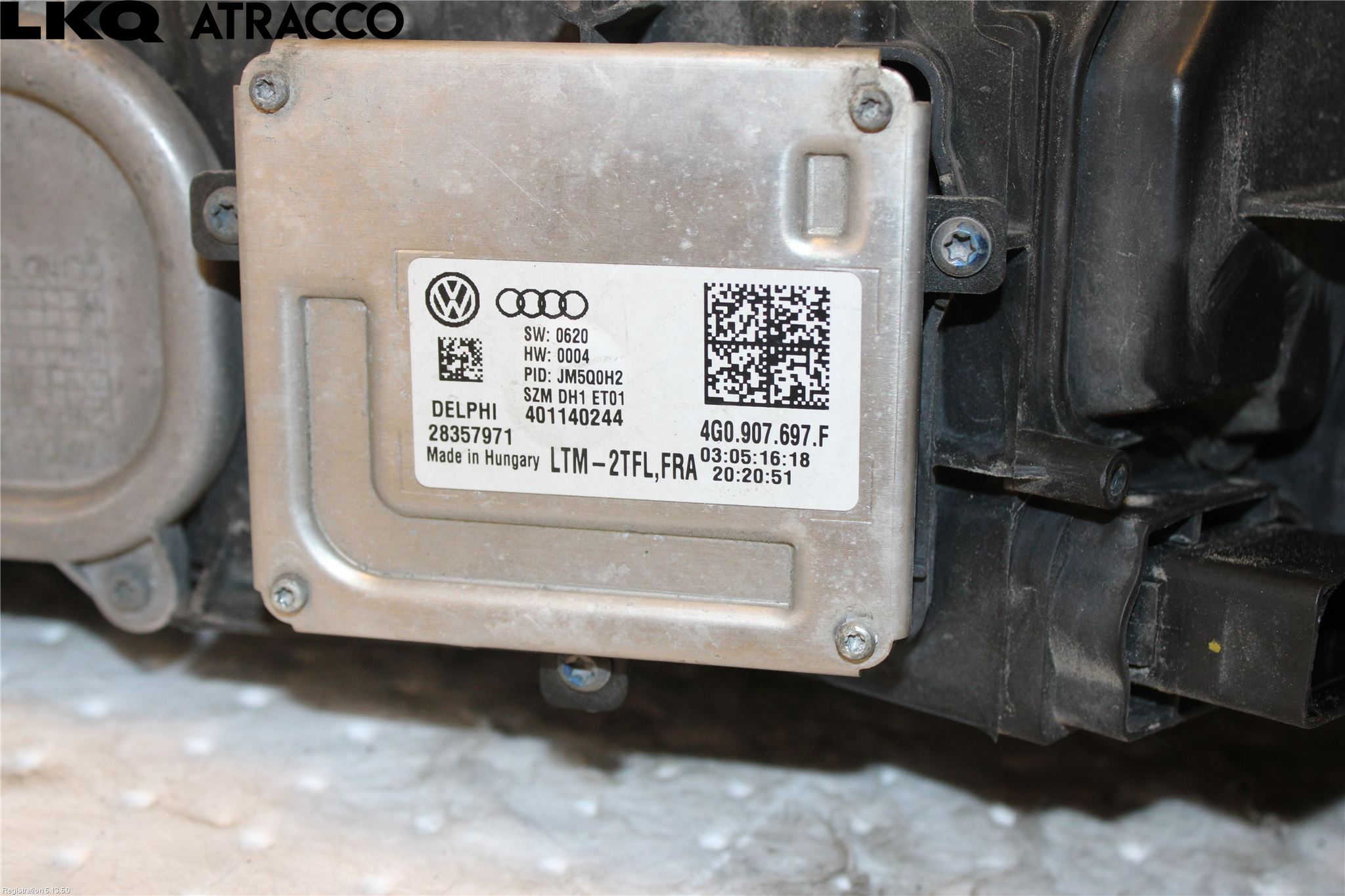 Volkswagen VW PASSAT 15-19 Strålkastare Vänster