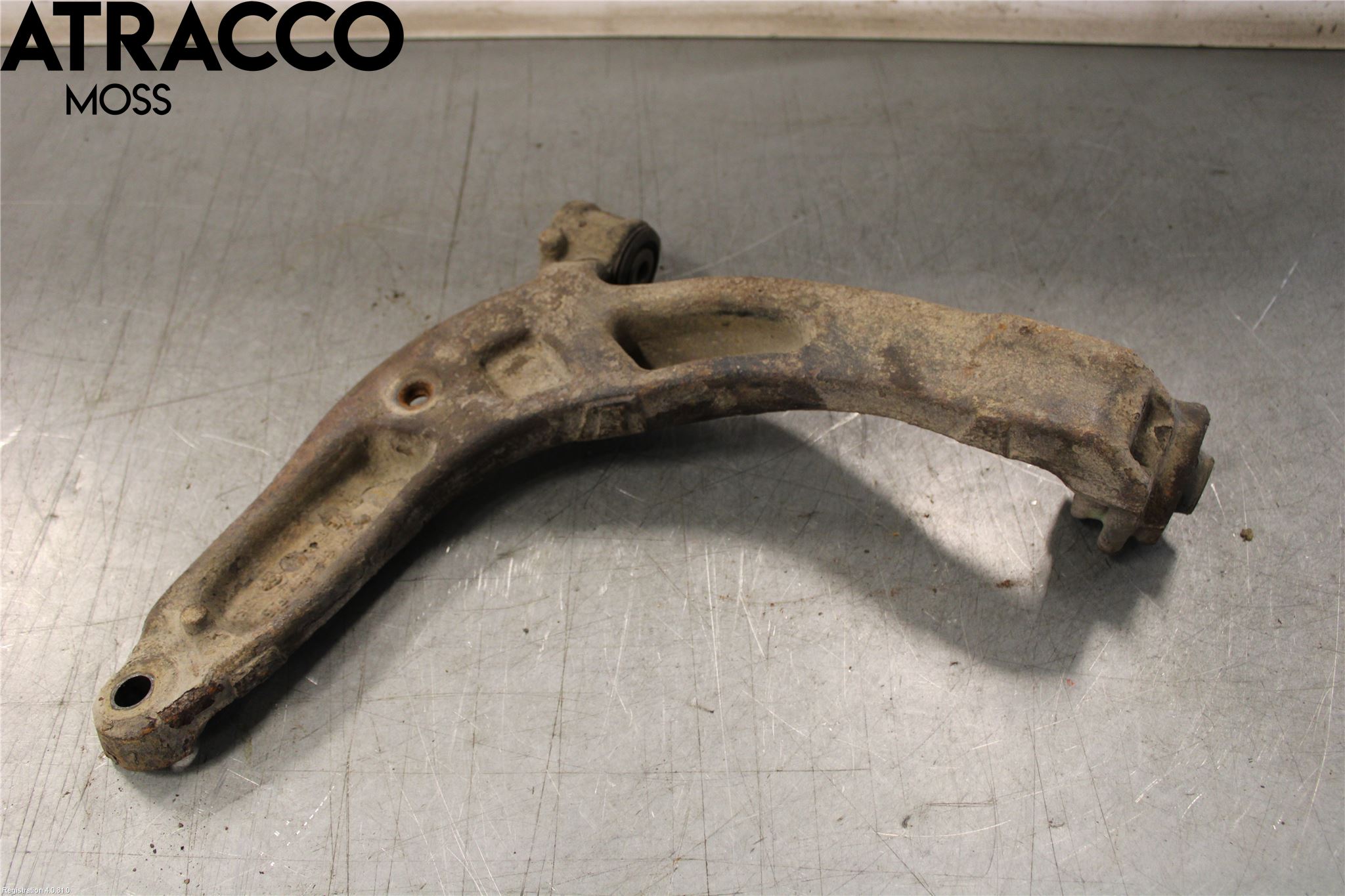 Volkswagen VW TRANSP/CARAVELLE (T5) 04-15 Bärarm Fram Undre Hö