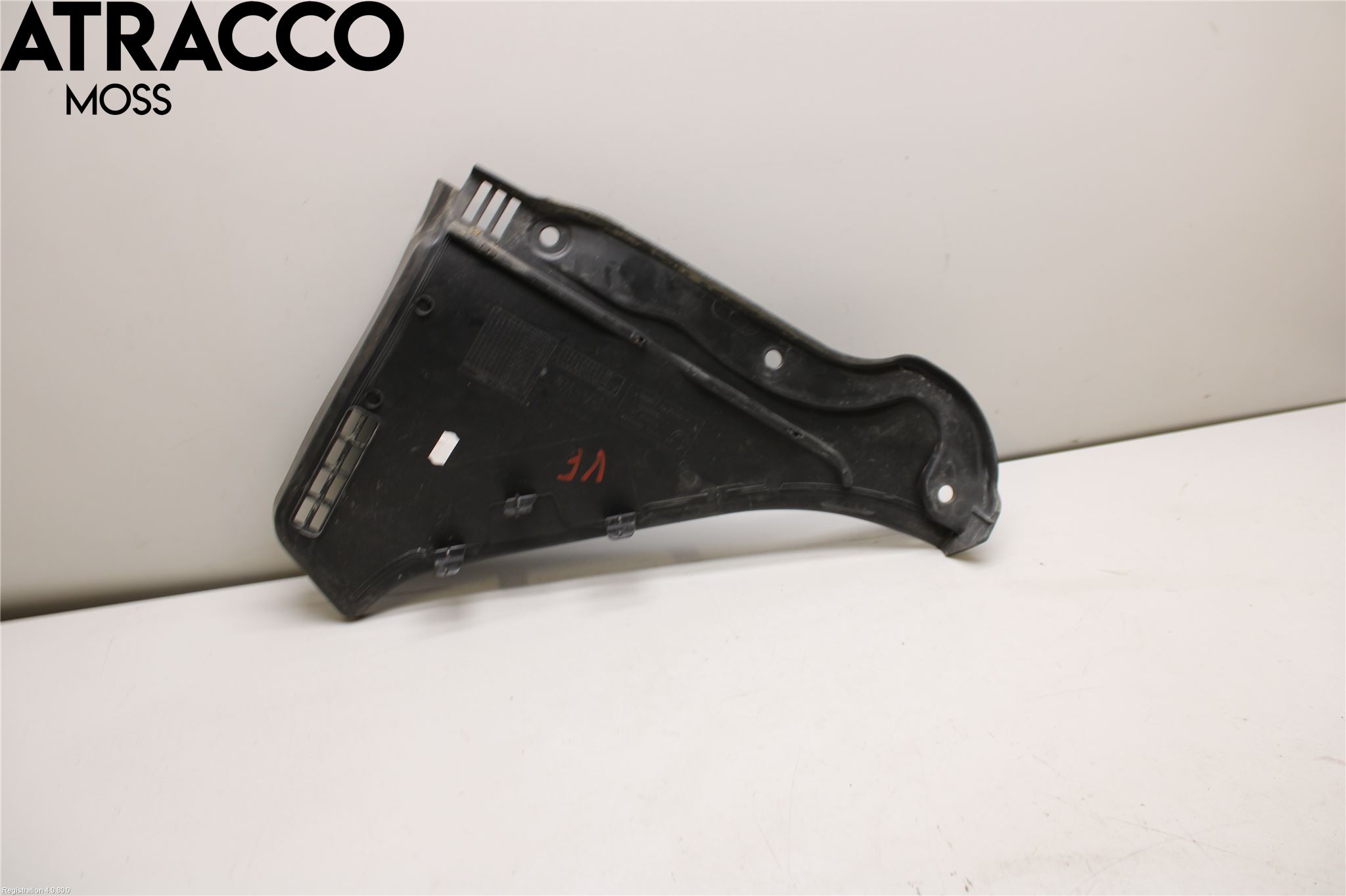 BMW 5 F10/F11/F18 09-17 Torpedplåt-Torpedplast