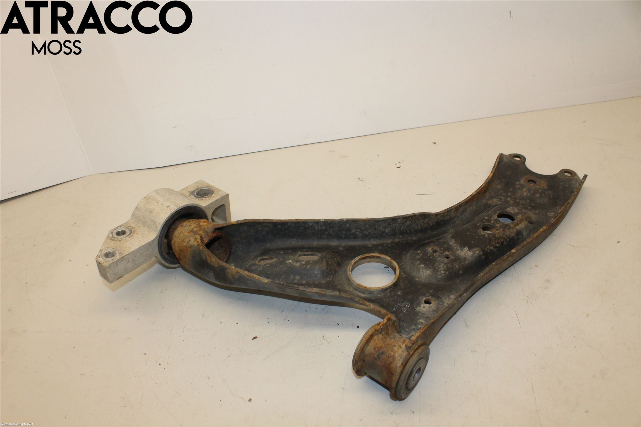 Volkswagen VW TOURAN 10-15 Bärarm Fram Undre Hö