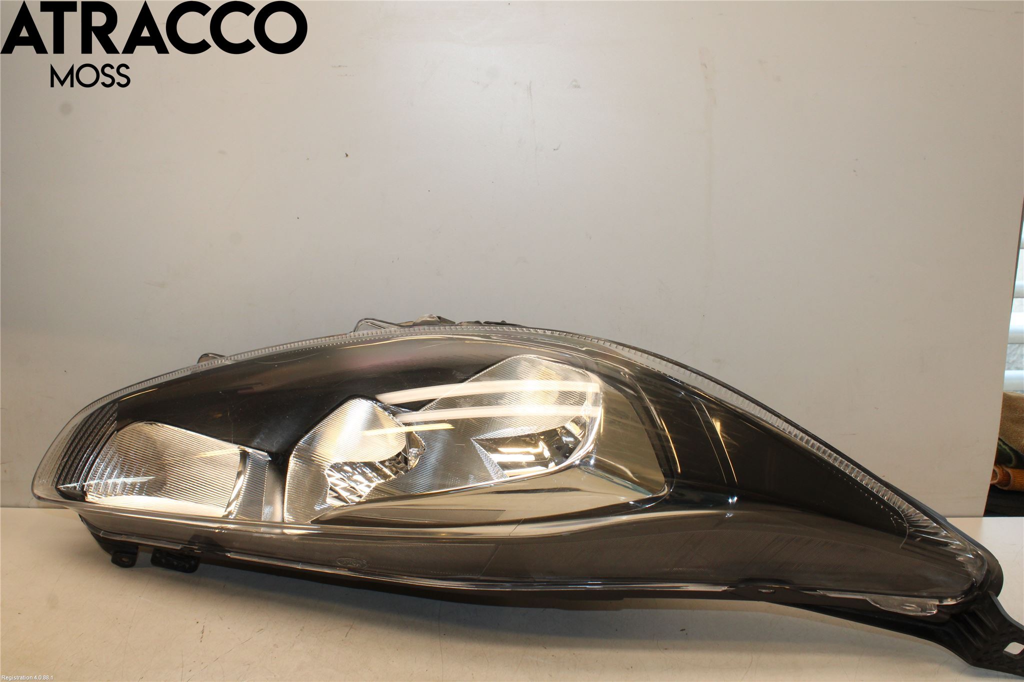 Ford TOURNEO 95-02 Strålkastare Höger