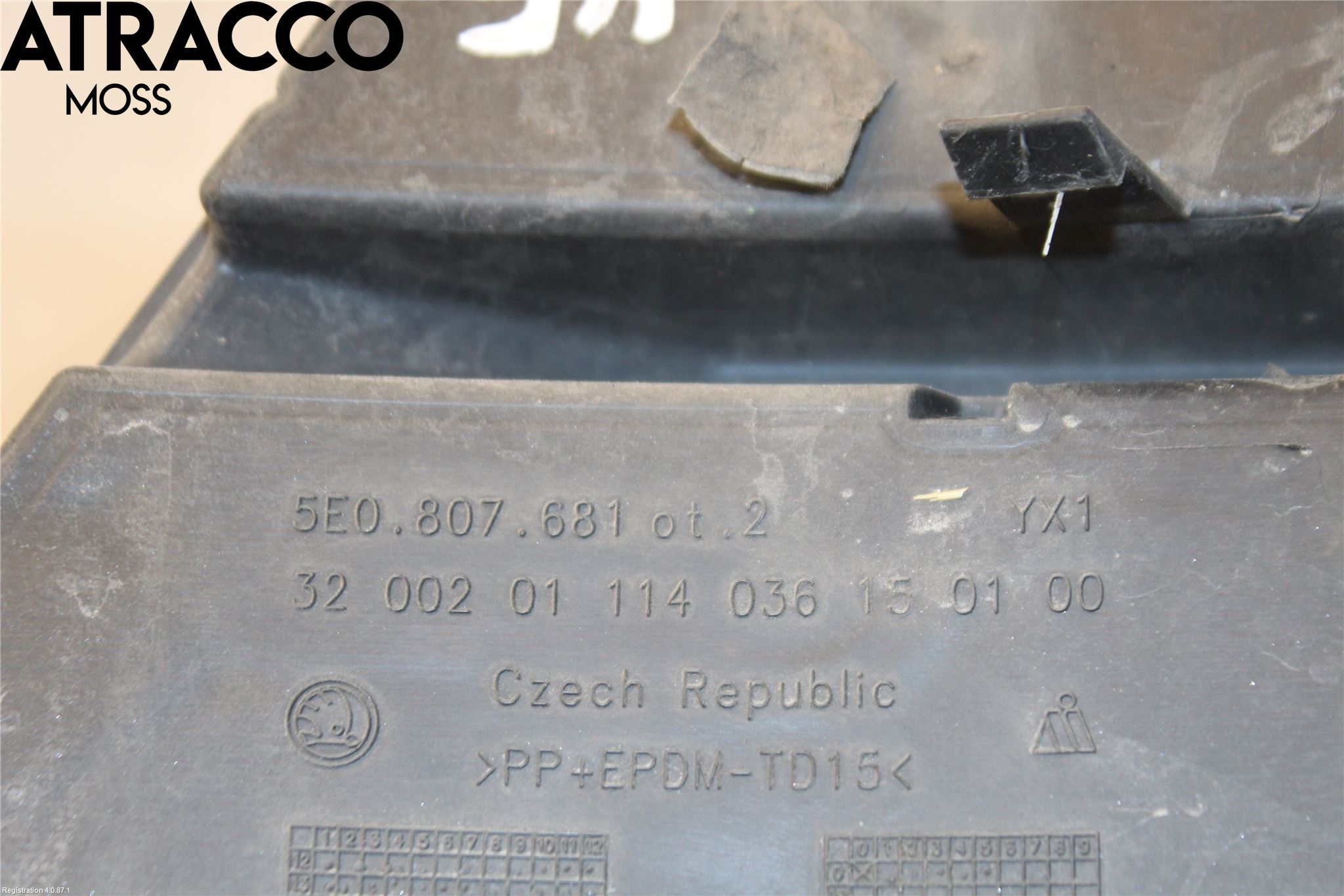 Skoda OCTAVIA (5E) 13-20 Grilldel Vänster