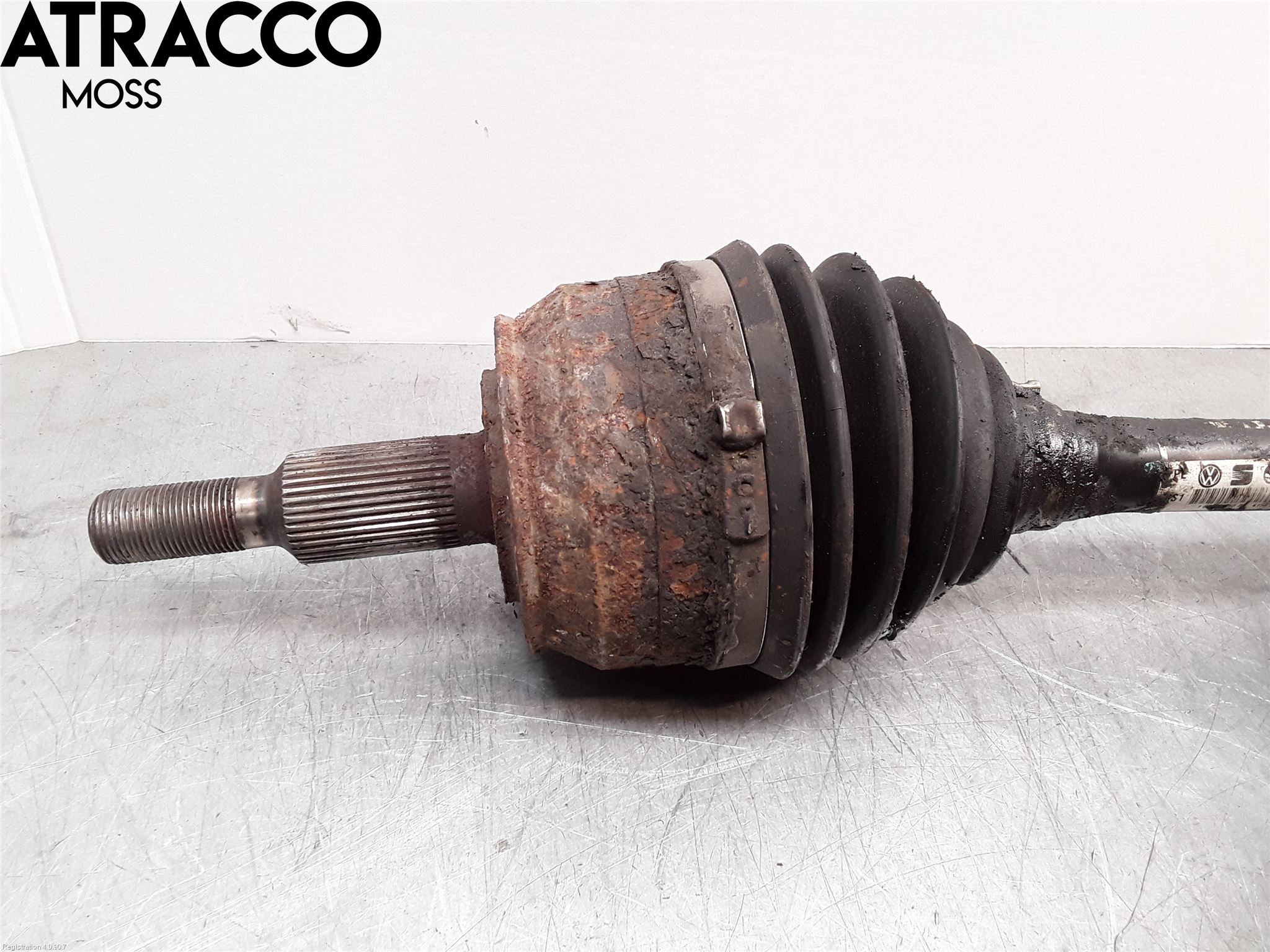 Volkswagen VW TRANSP/CARAVELLE (T5) 04-15 Drivaxel Fram Vänster