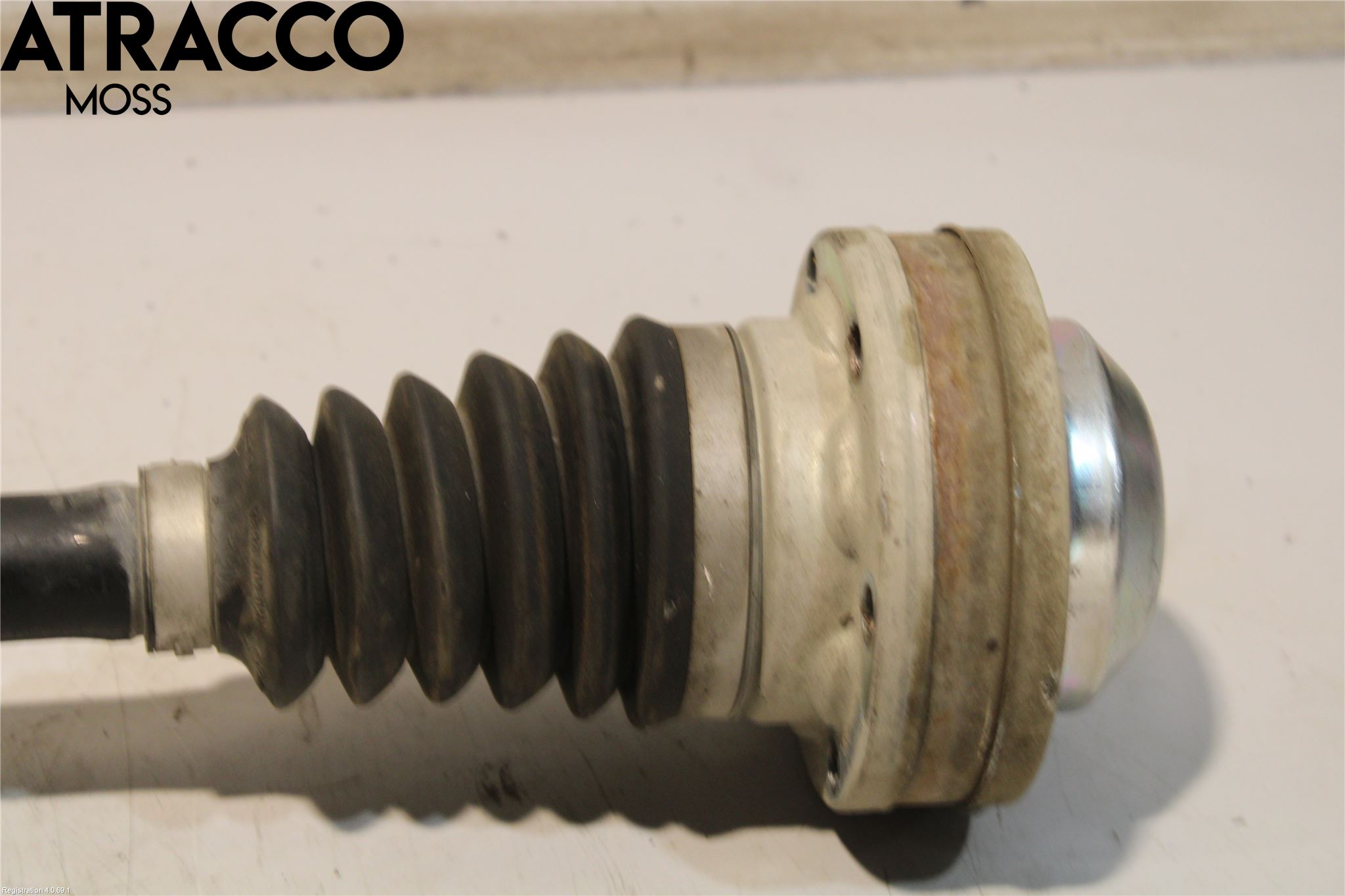 Volkswagen VW CADDY 16-20 Drivaxel Fram Höger