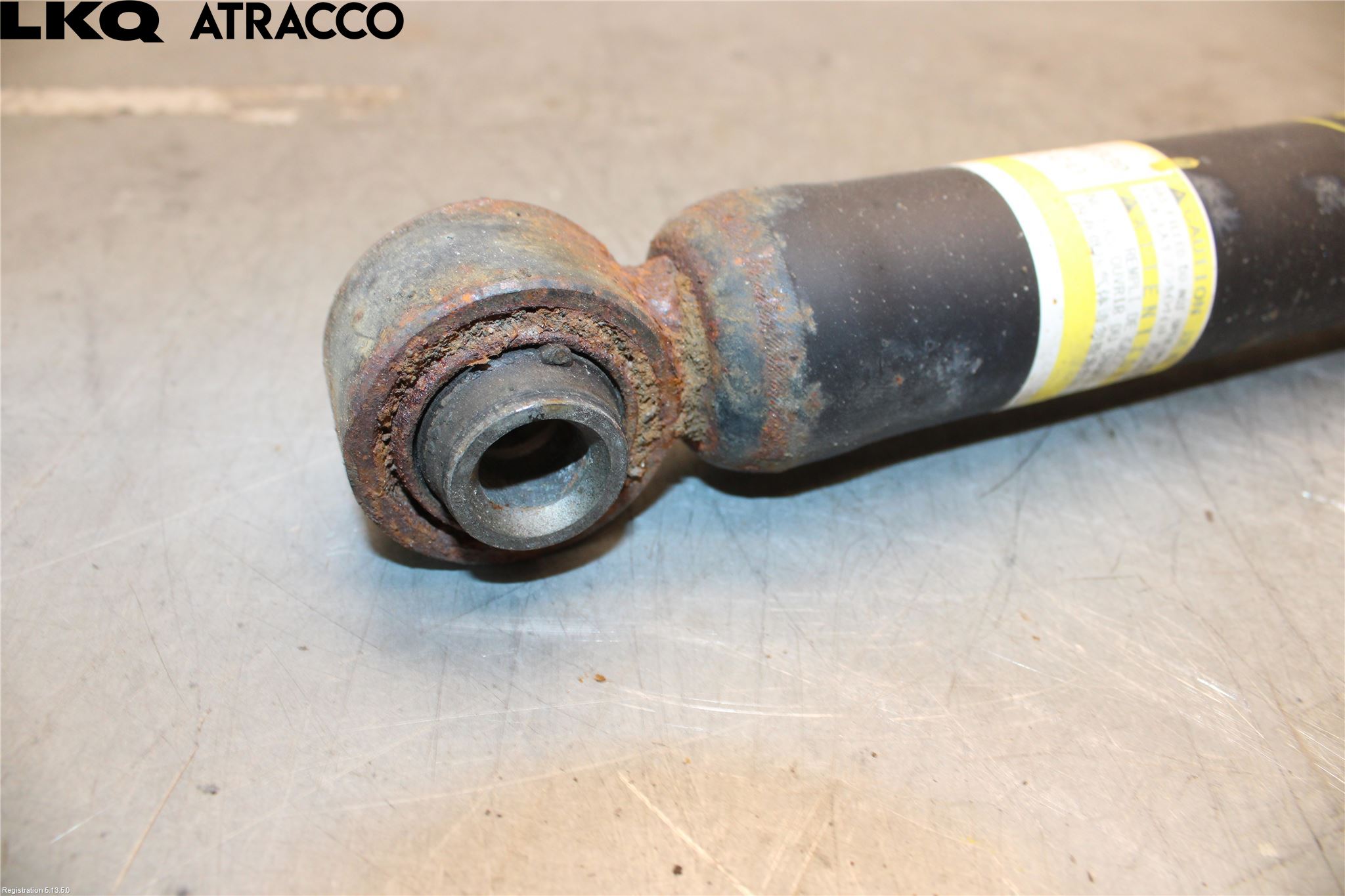 Toyota bZ4X EA10 22- Stötdämpare Bak