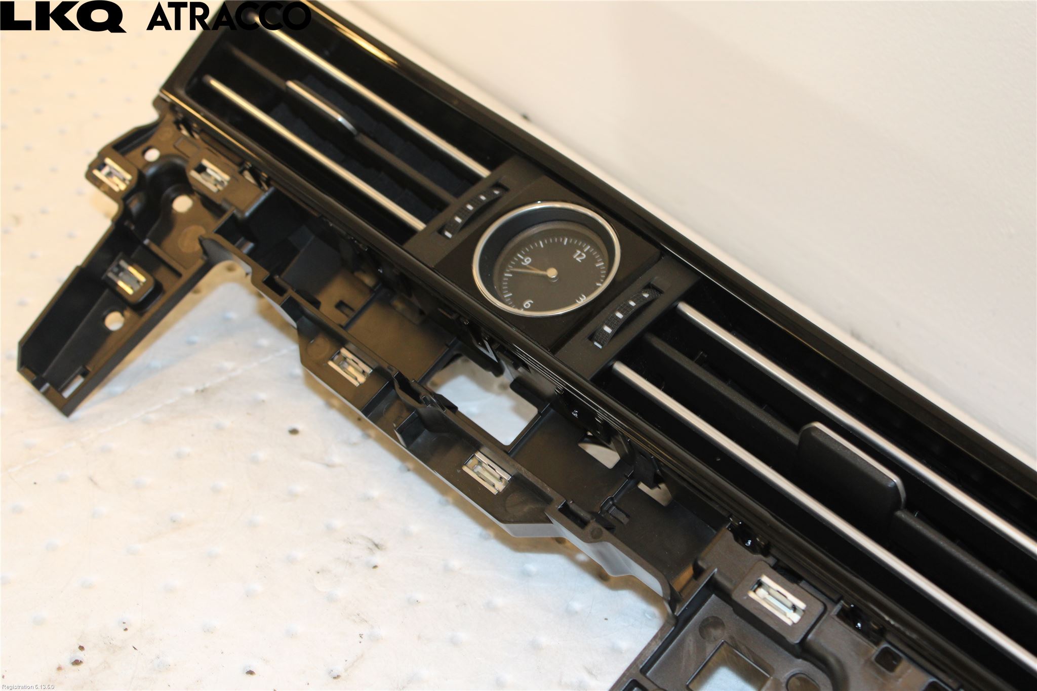 Volkswagen VW PASSAT 15-19 Instrumentbräda