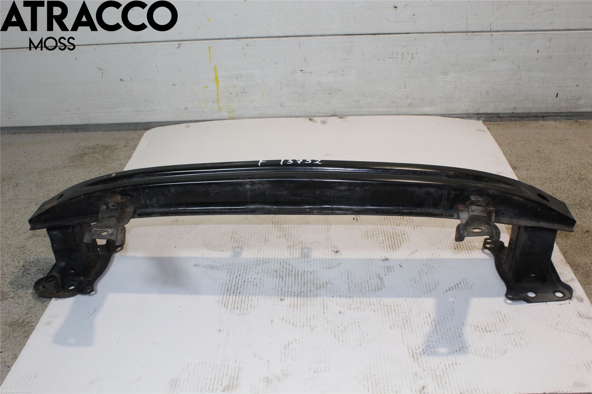 Volkswagen VW PASSAT 05-11 Stötfångarbalk Fram
