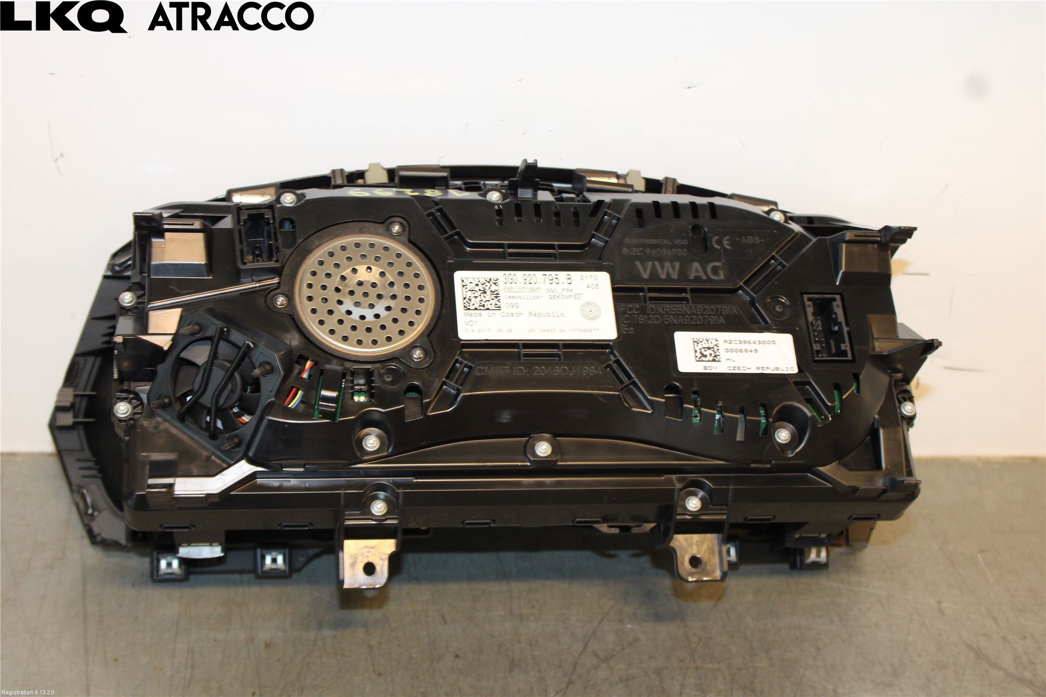 Volkswagen VW PASSAT 15-19 Instrument Komb