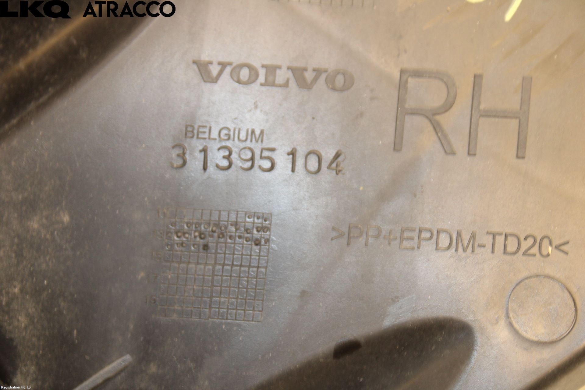 Volvo V40 12-19 Stötfångarfäste Bak Hö