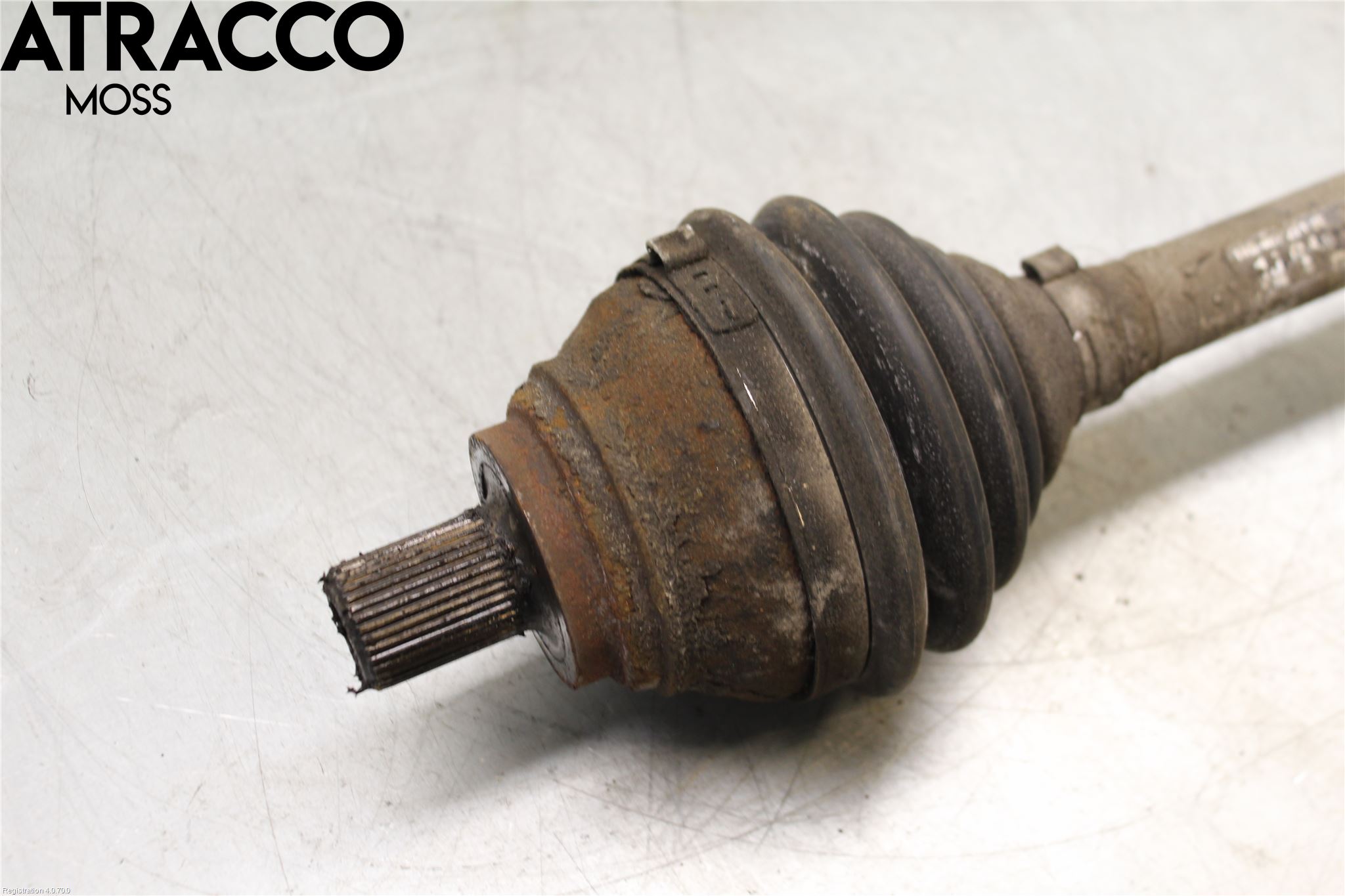 Volkswagen VW GOLF V 04-09 Drivaxel Fram Vänster